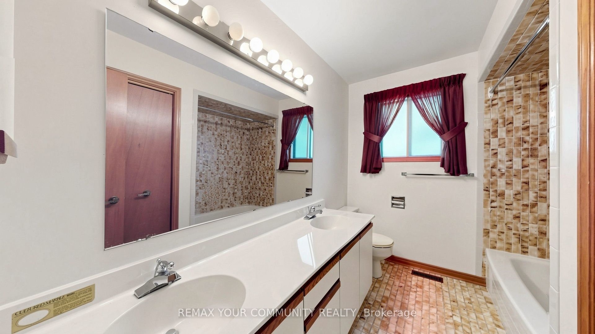 2 Trimontium Crescent Property Photo 31