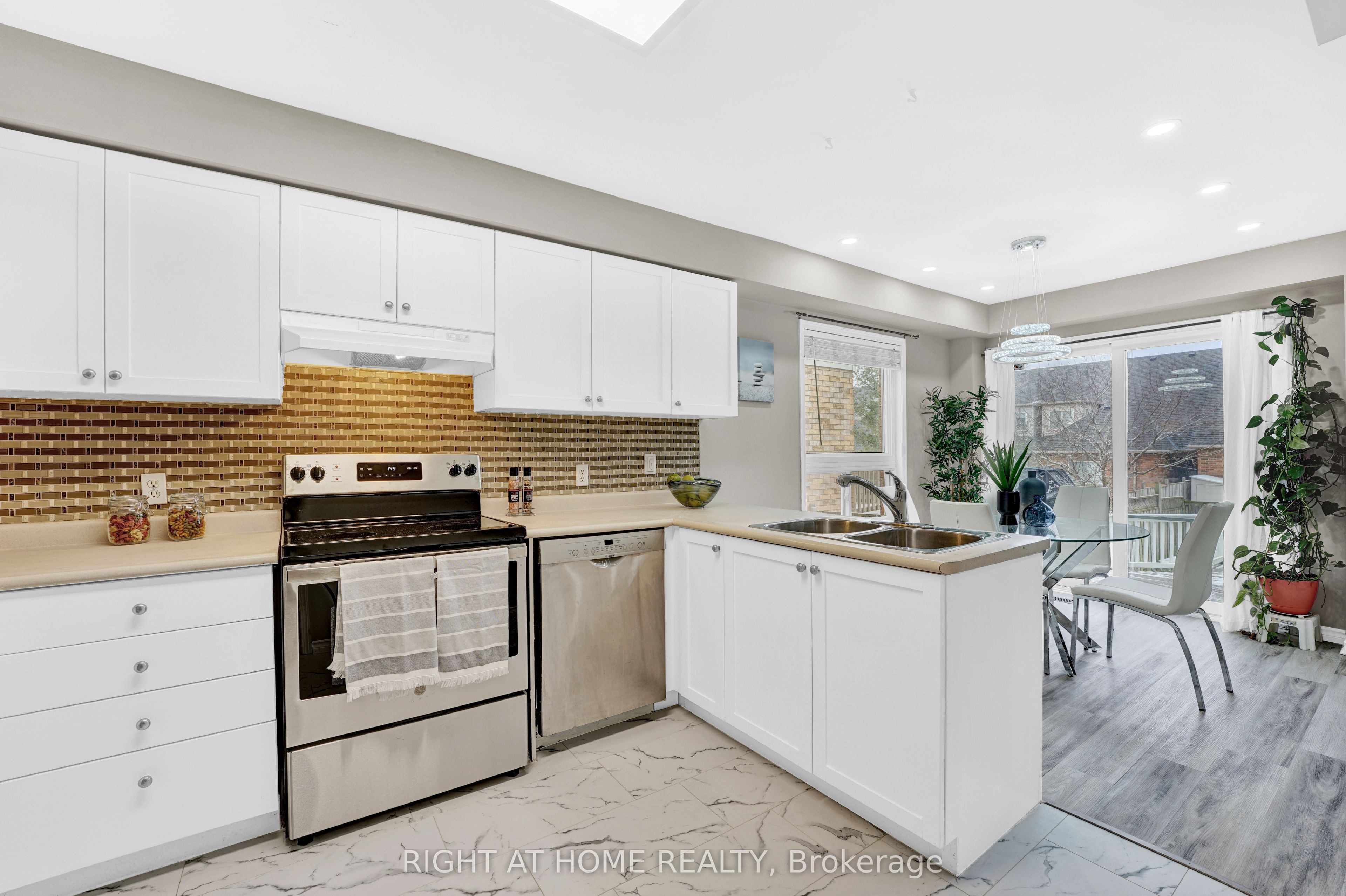 1720 Radcliffe Drive Property Photo 8
