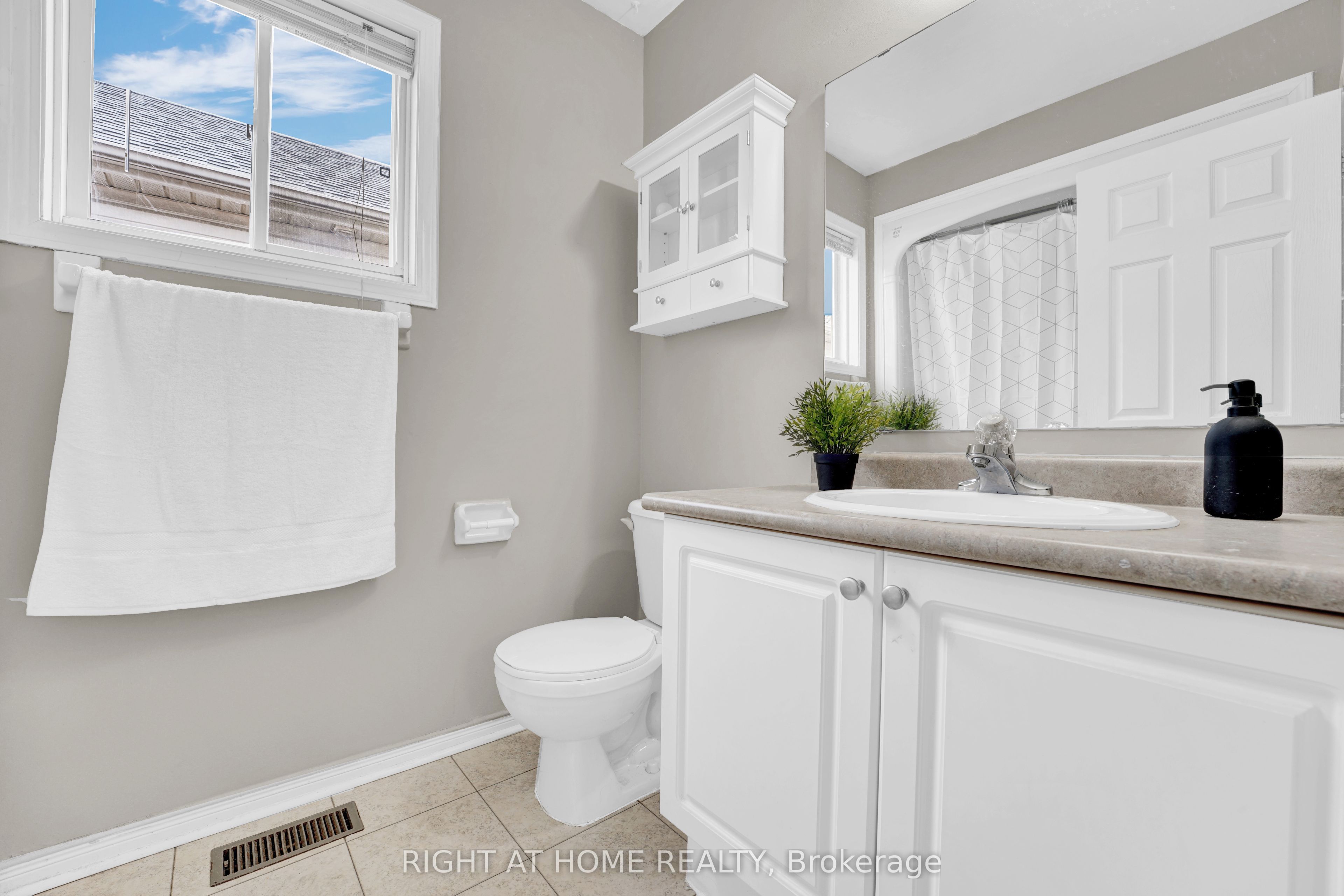 1720 Radcliffe Drive Property Photo 14