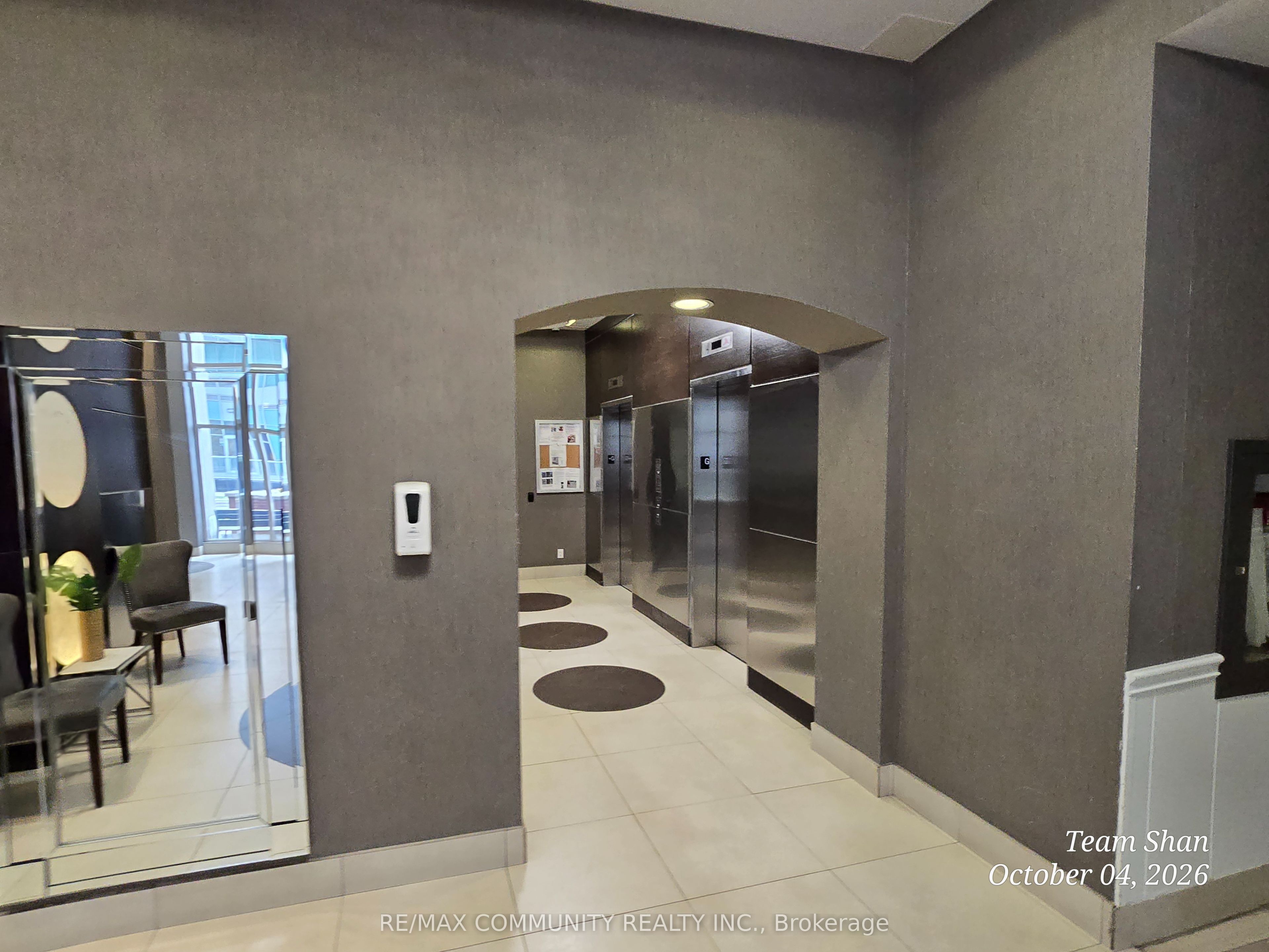 25 Town Centre Court Lph01 Property Photo 6