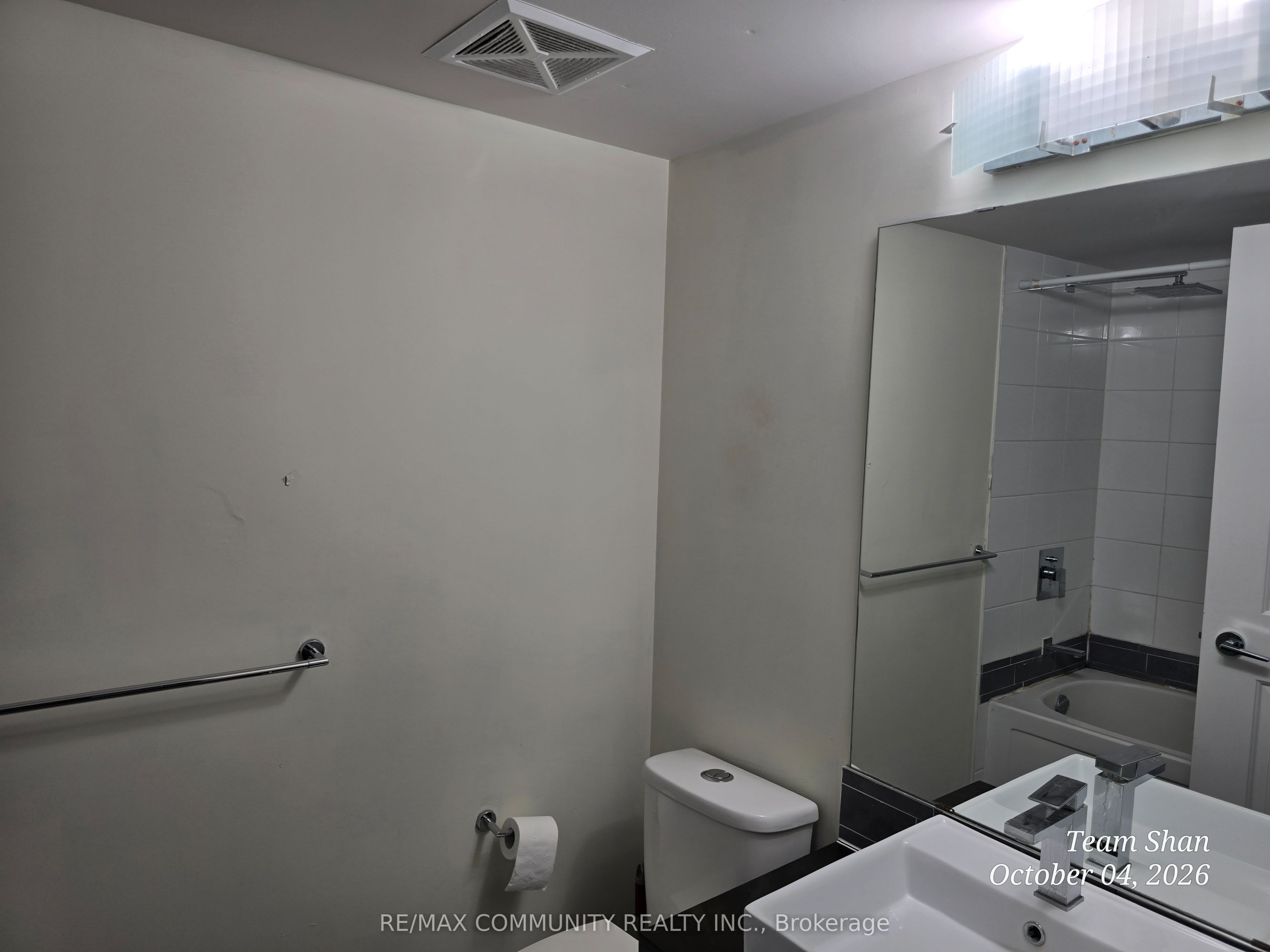 25 Town Centre Court Lph01 Property Photo 10