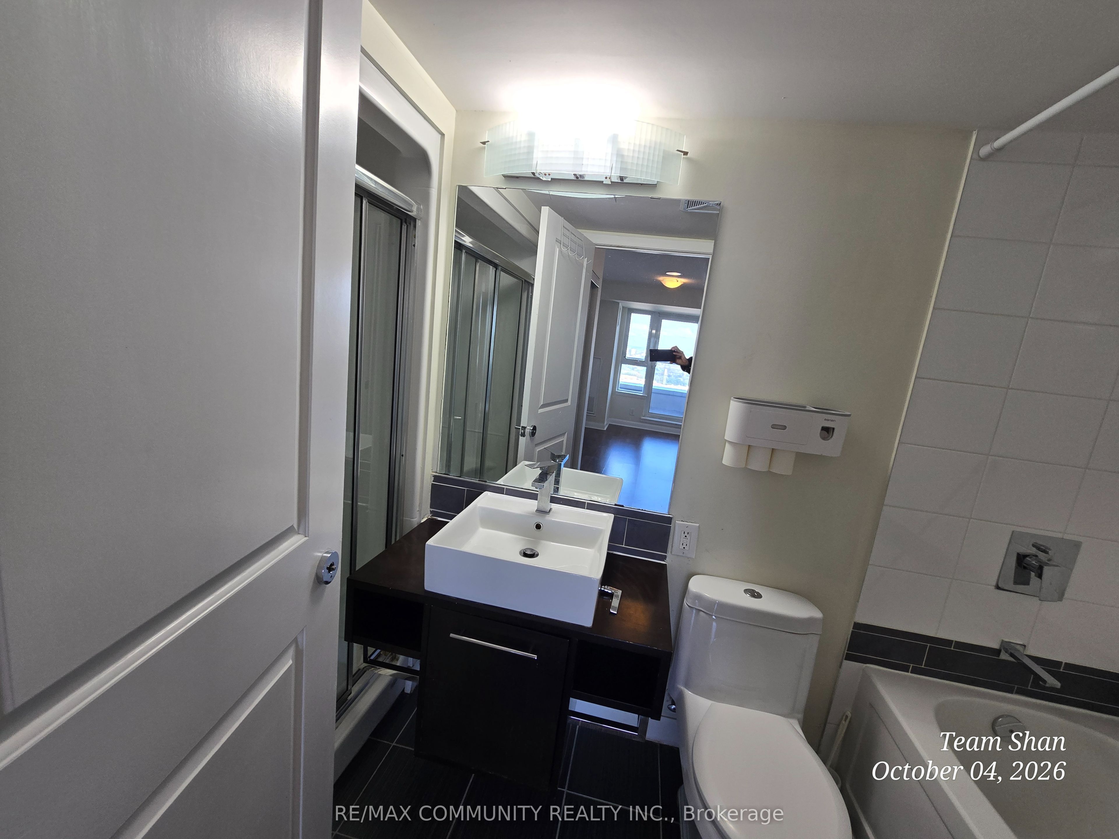 25 Town Centre Court Lph01 Property Photo 23