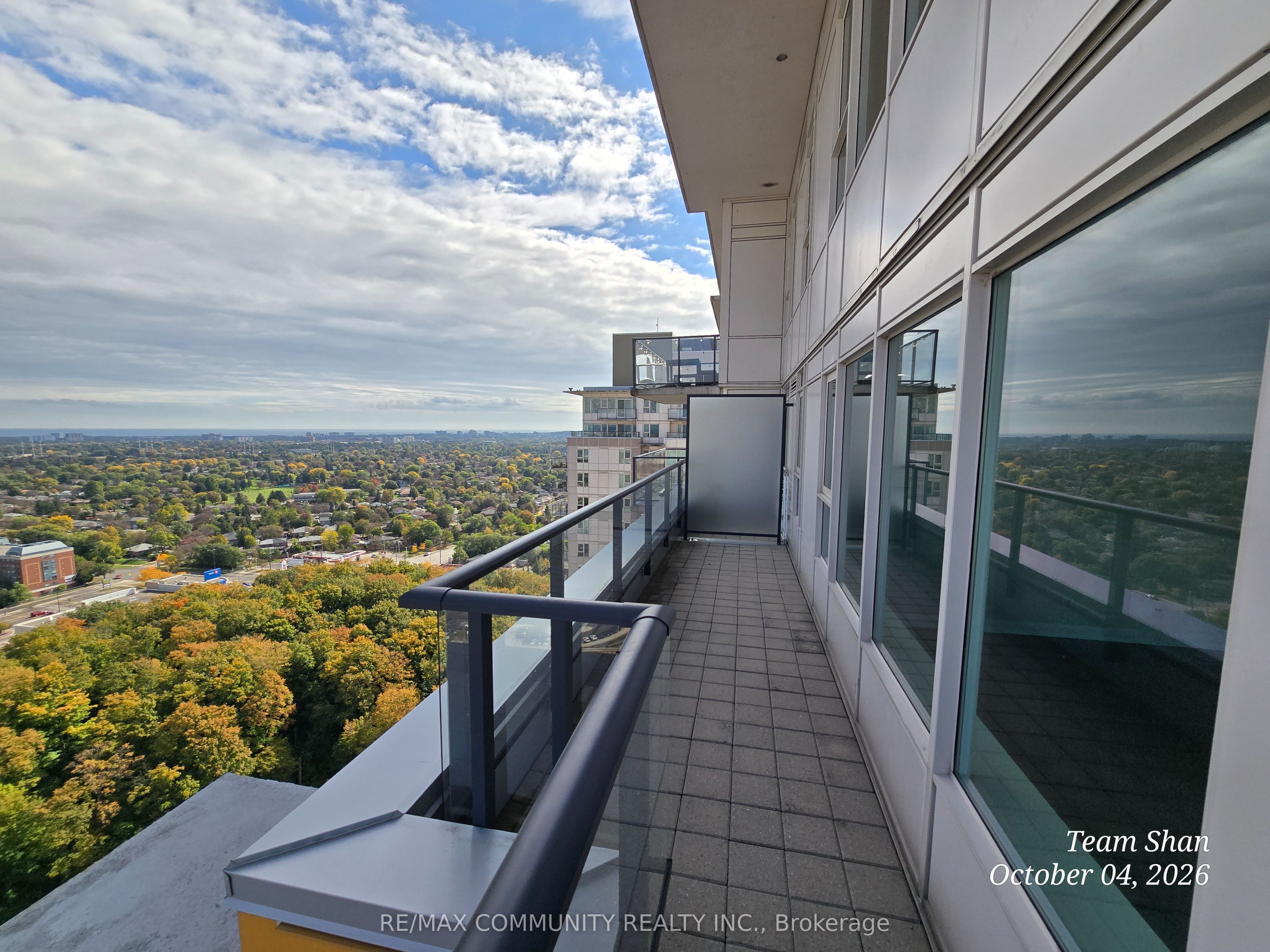 25 Town Centre Court Lph01 Property Photo 29