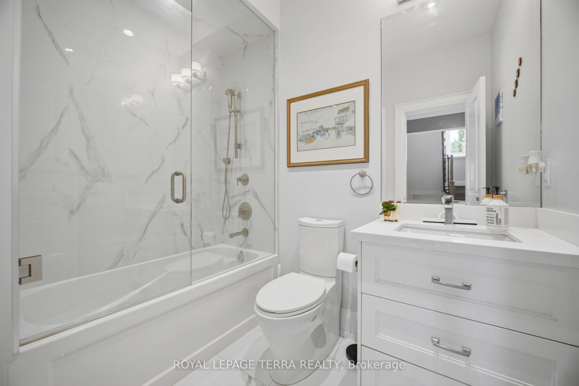 27 Minford Avenue Property Photo 23