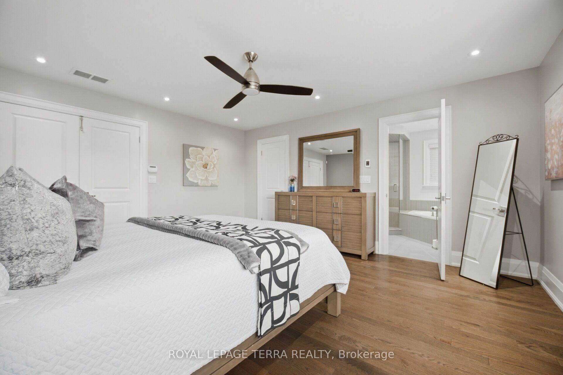 27 Minford Avenue Property Photo 24