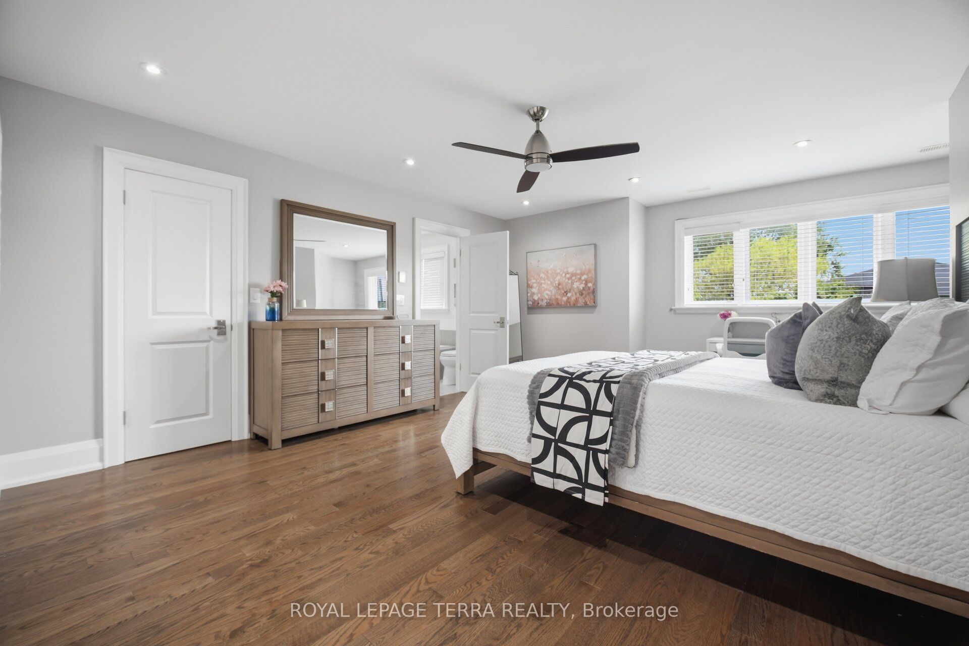 27 Minford Avenue Property Photo 26