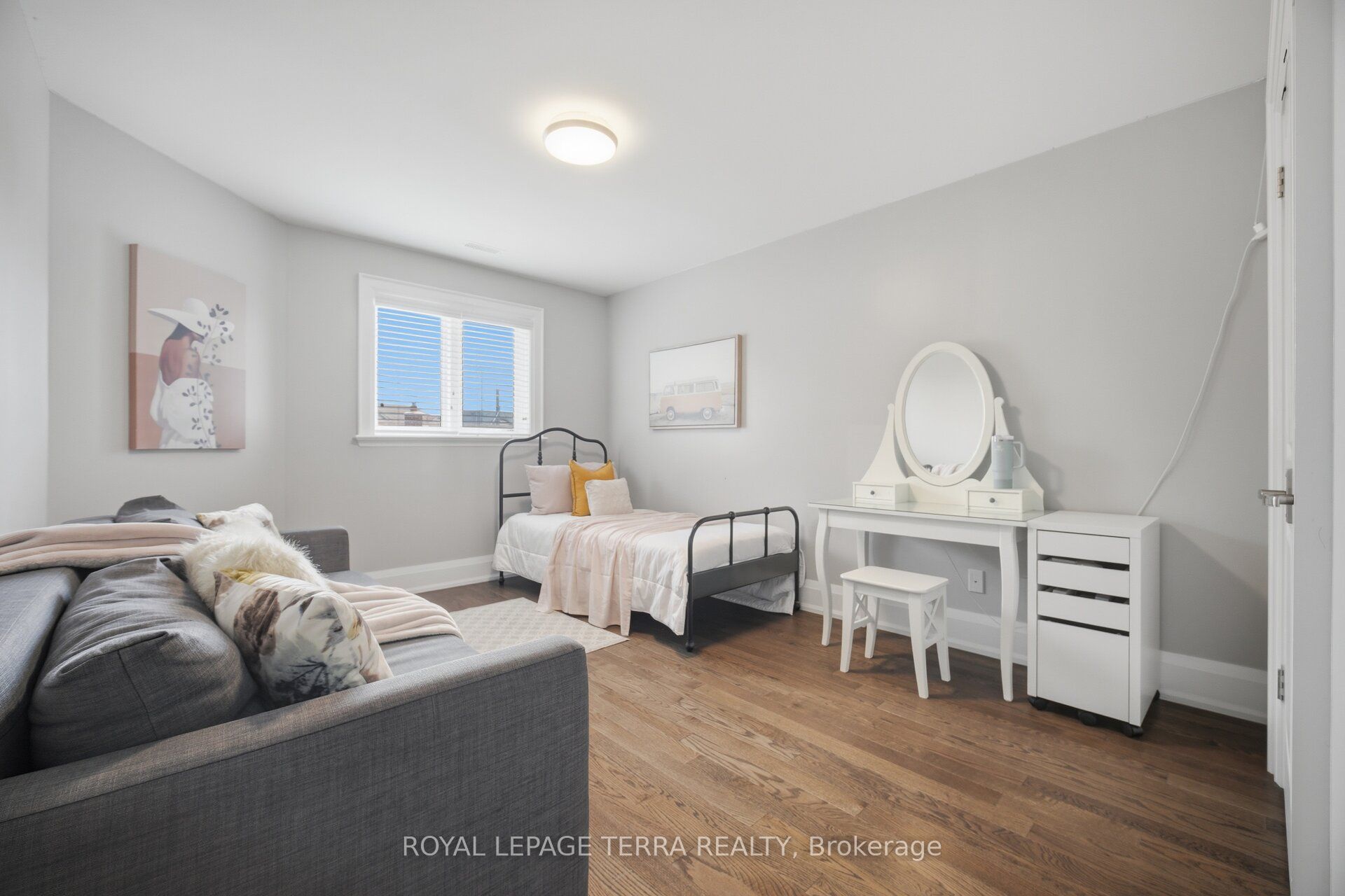 27 Minford Avenue Property Photo 31
