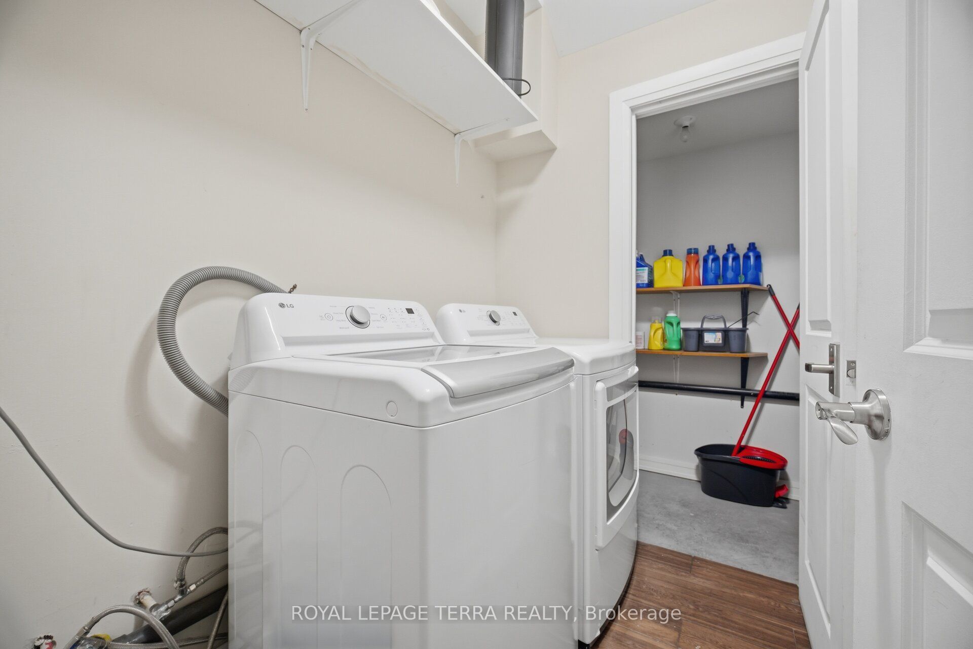 27 Minford Avenue Property Photo 42
