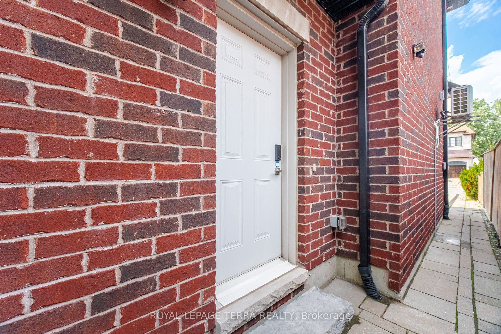 27 Minford Avenue Property Photo 49