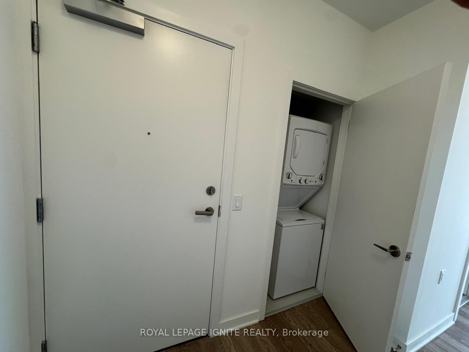 51 Clarington Boulevard 521 Property Photo 5
