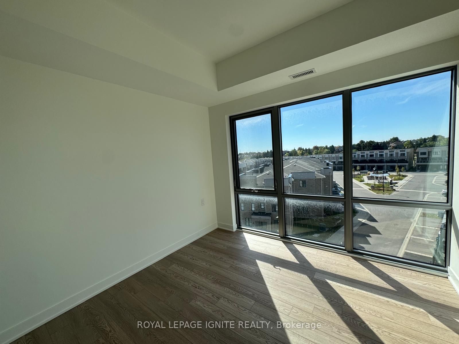 51 Clarington Boulevard 521 Property Photo 12