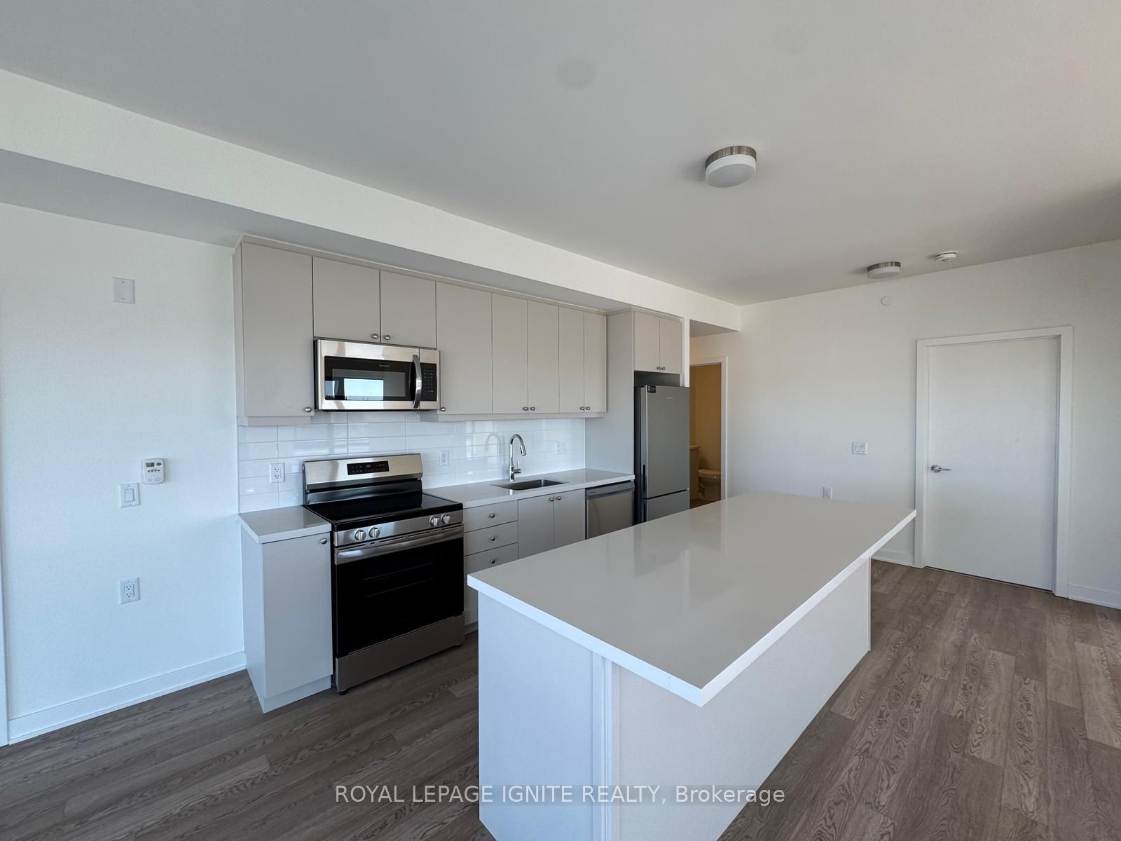 51 Clarington Boulevard 521 Property Photo 15