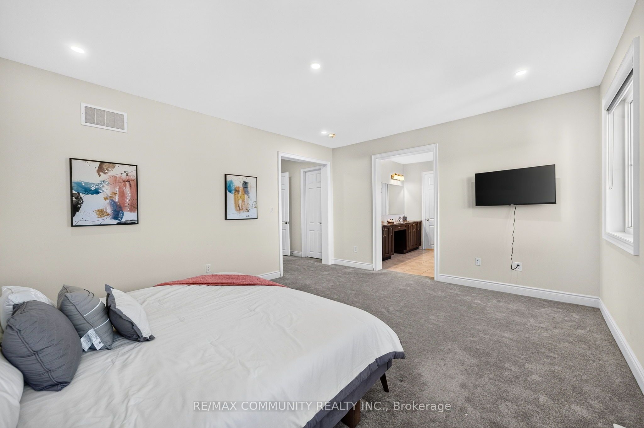 144 Auckland Drive Property Photo 28