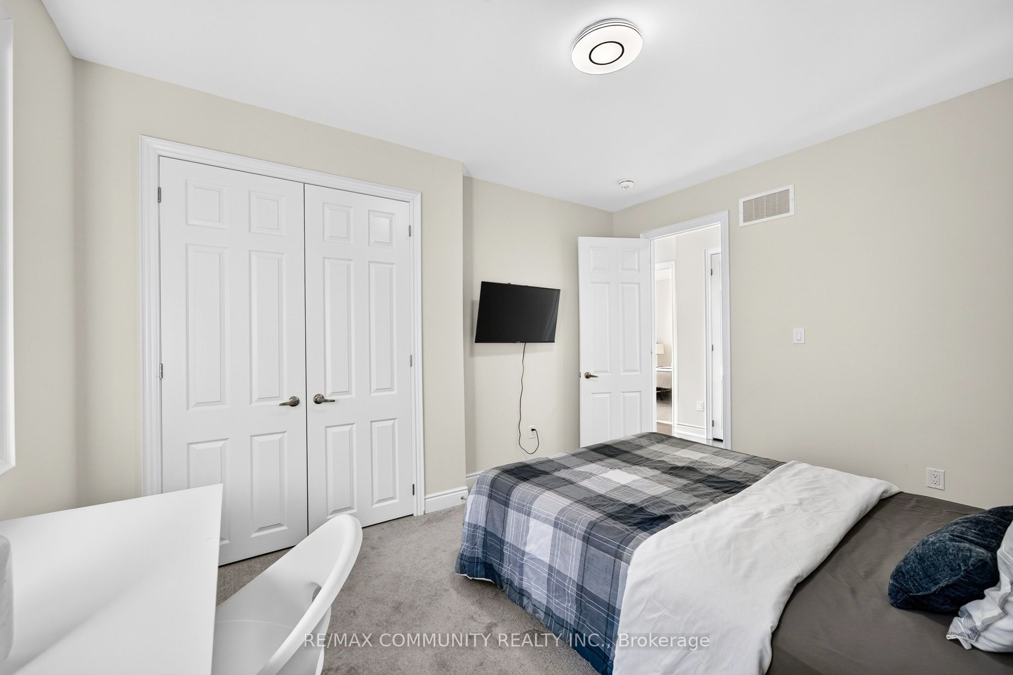 144 Auckland Drive Property Photo 39
