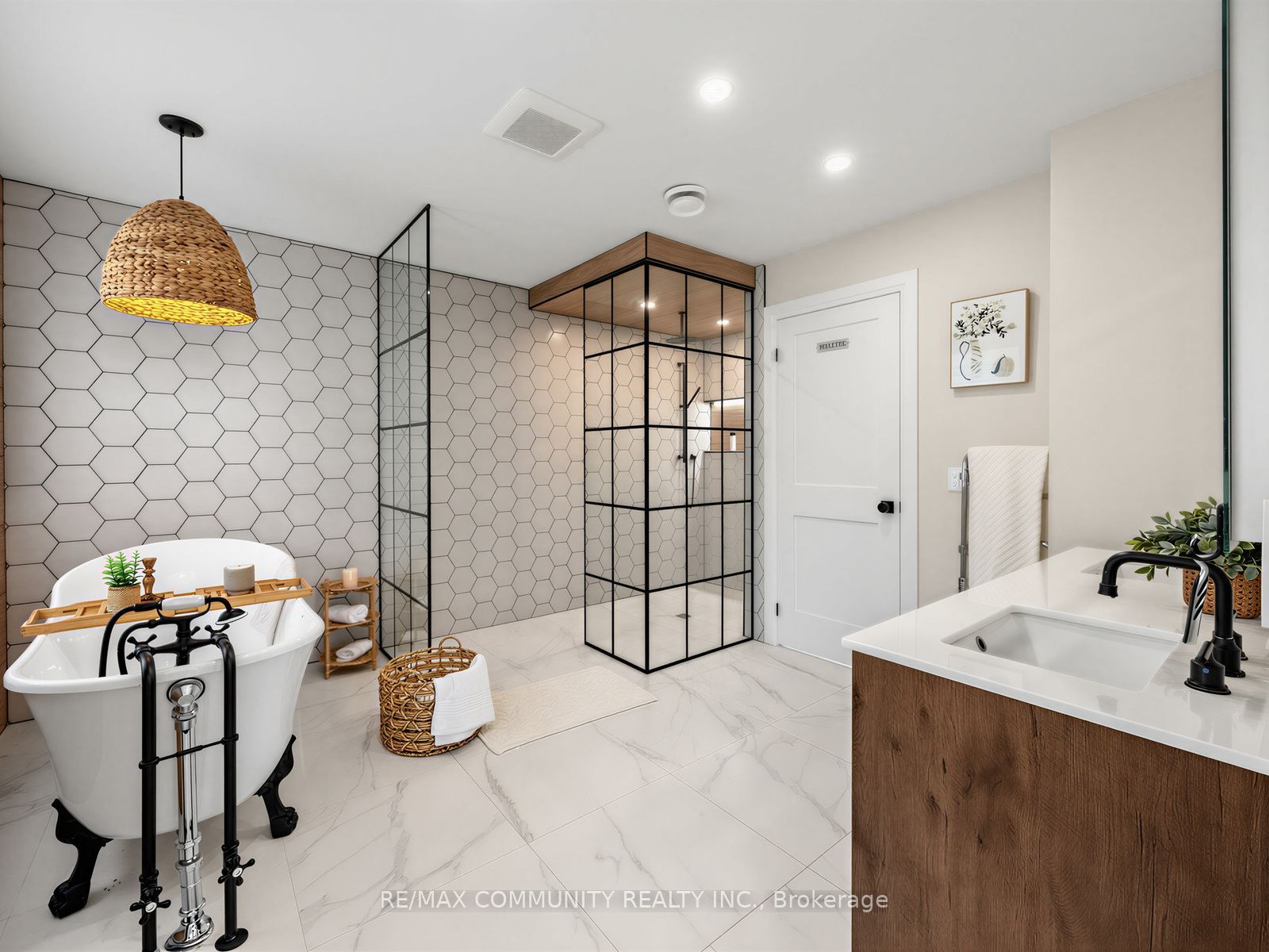 38 Robmar Street Property Photo 27