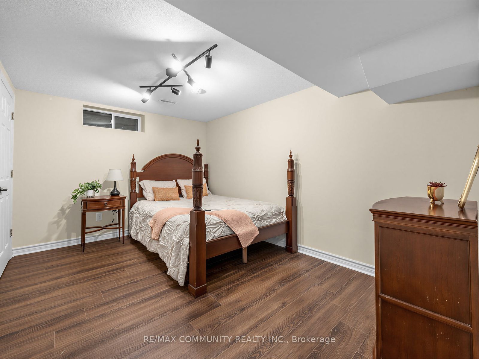 38 Robmar Street Property Photo 33