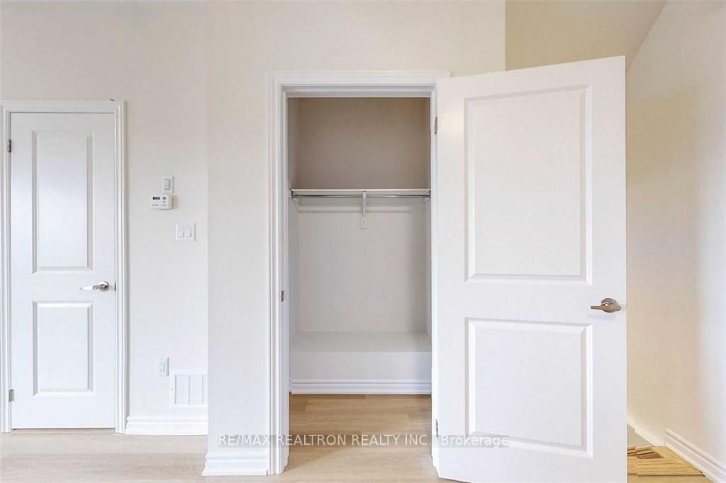 480 Beresford Path 19 Property Photo 16