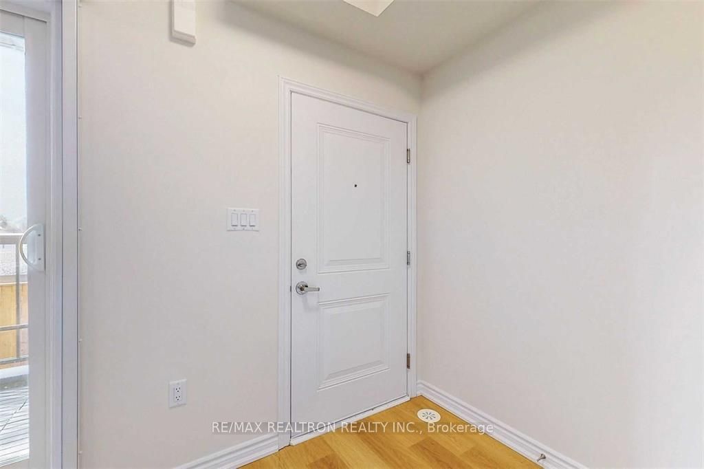 480 Beresford Path 19 Property Photo 18