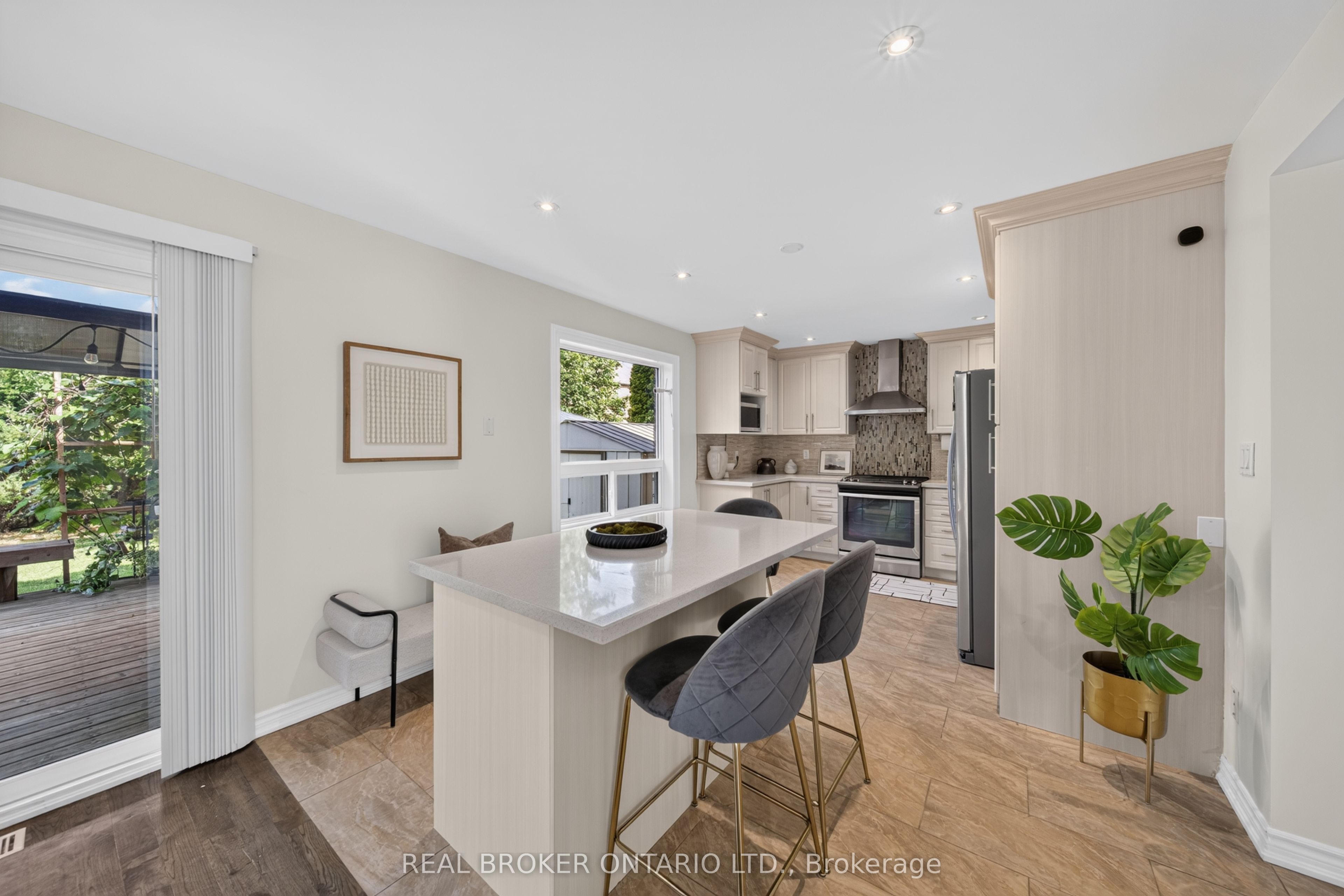 63 Eric Clarke Drive Property Photo 6