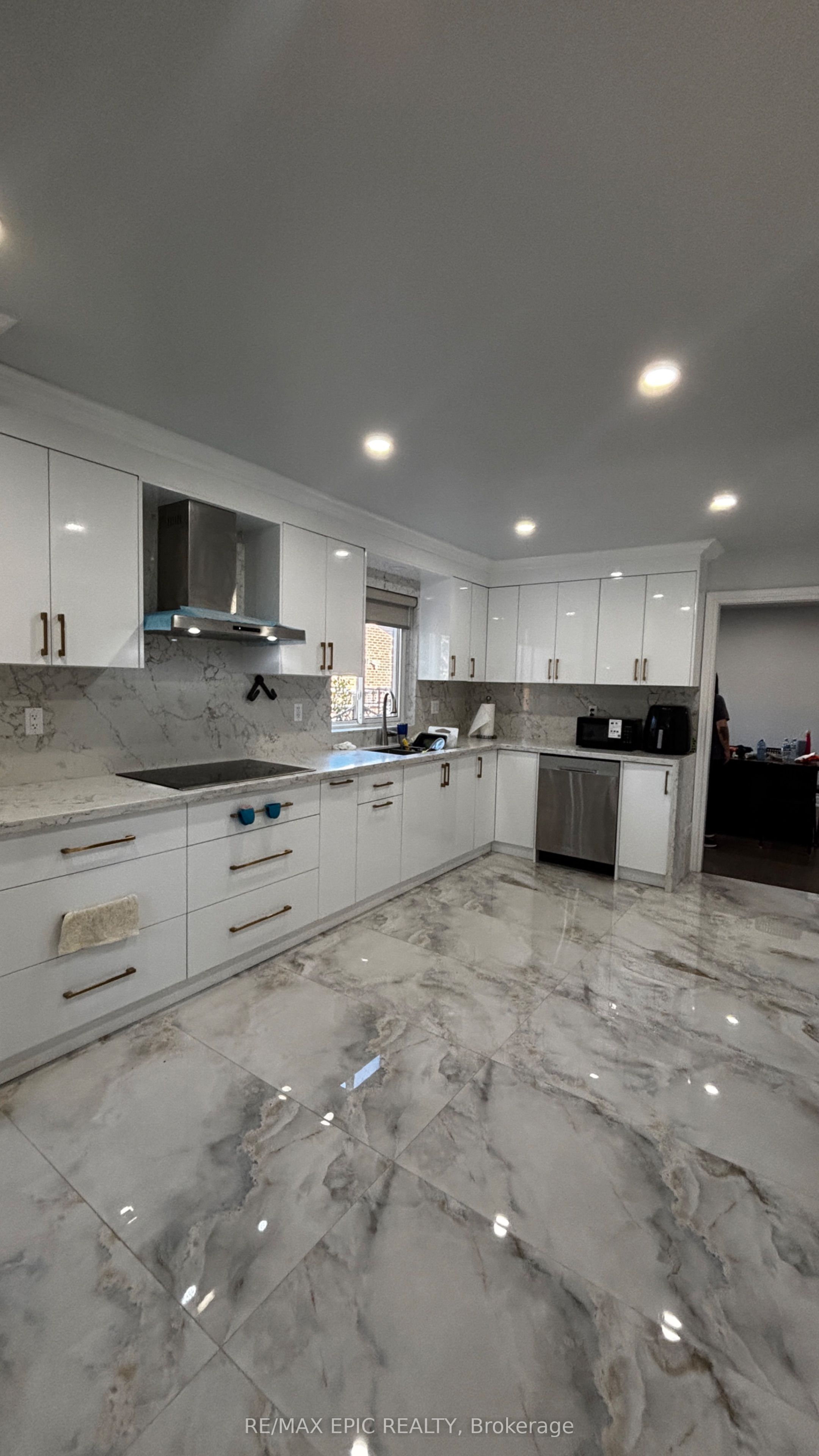 24 Pipers Green Avenue Property Photo 1