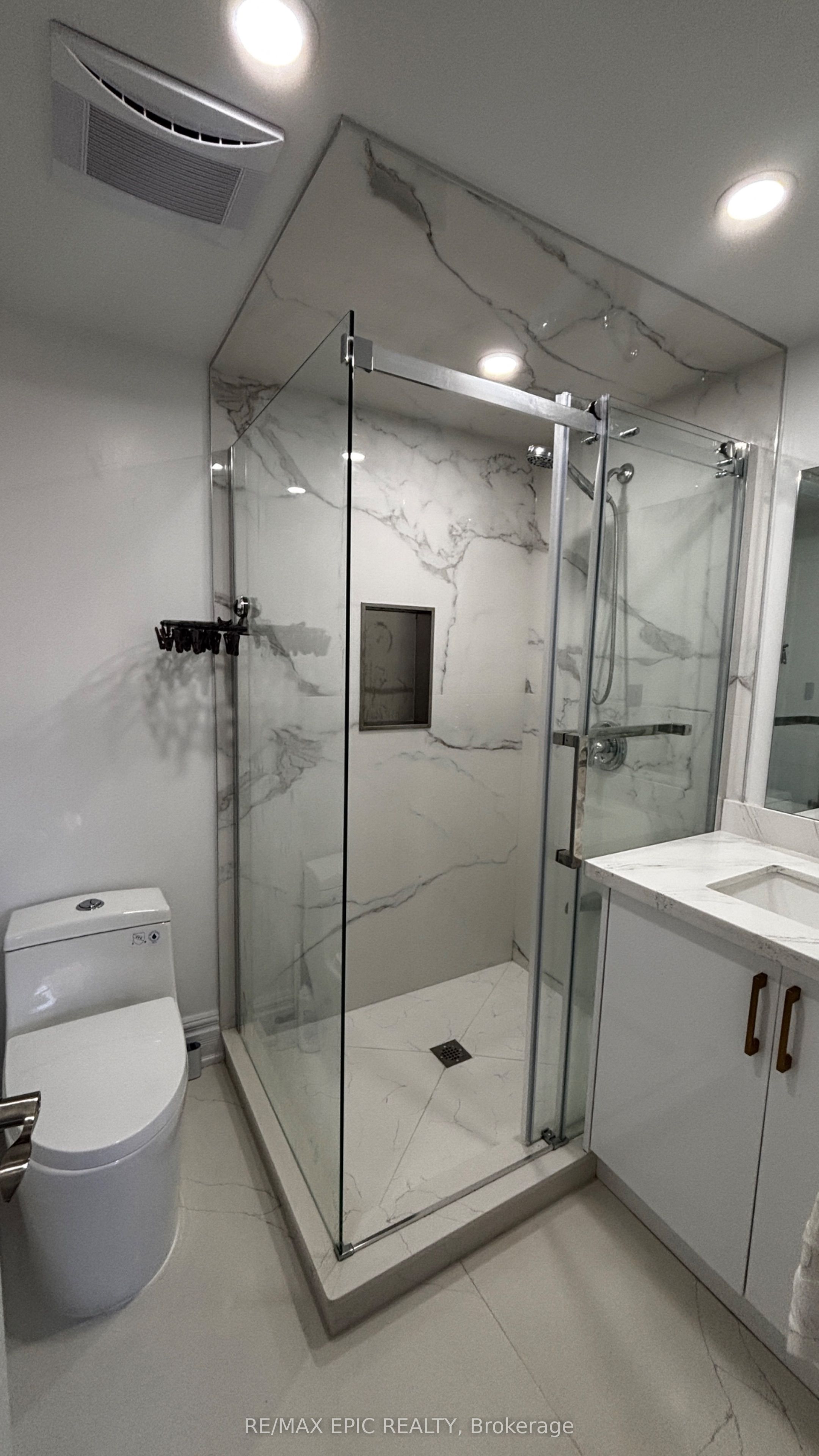 24 Pipers Green Avenue Property Photo 7