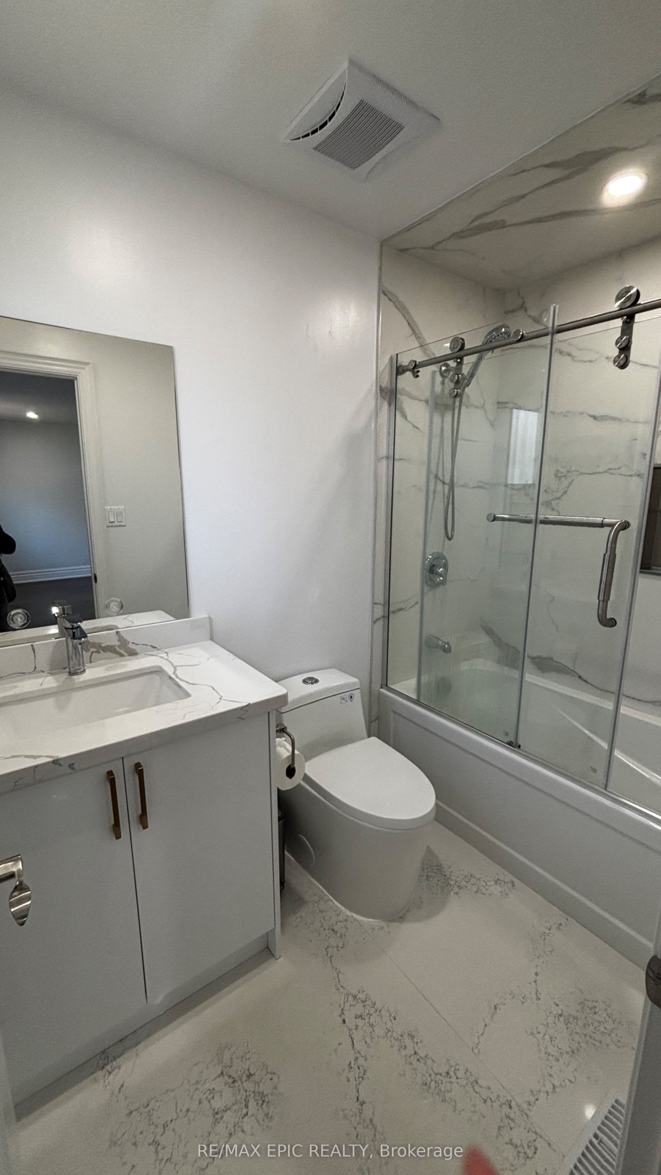 24 Pipers Green Avenue Property Photo 16