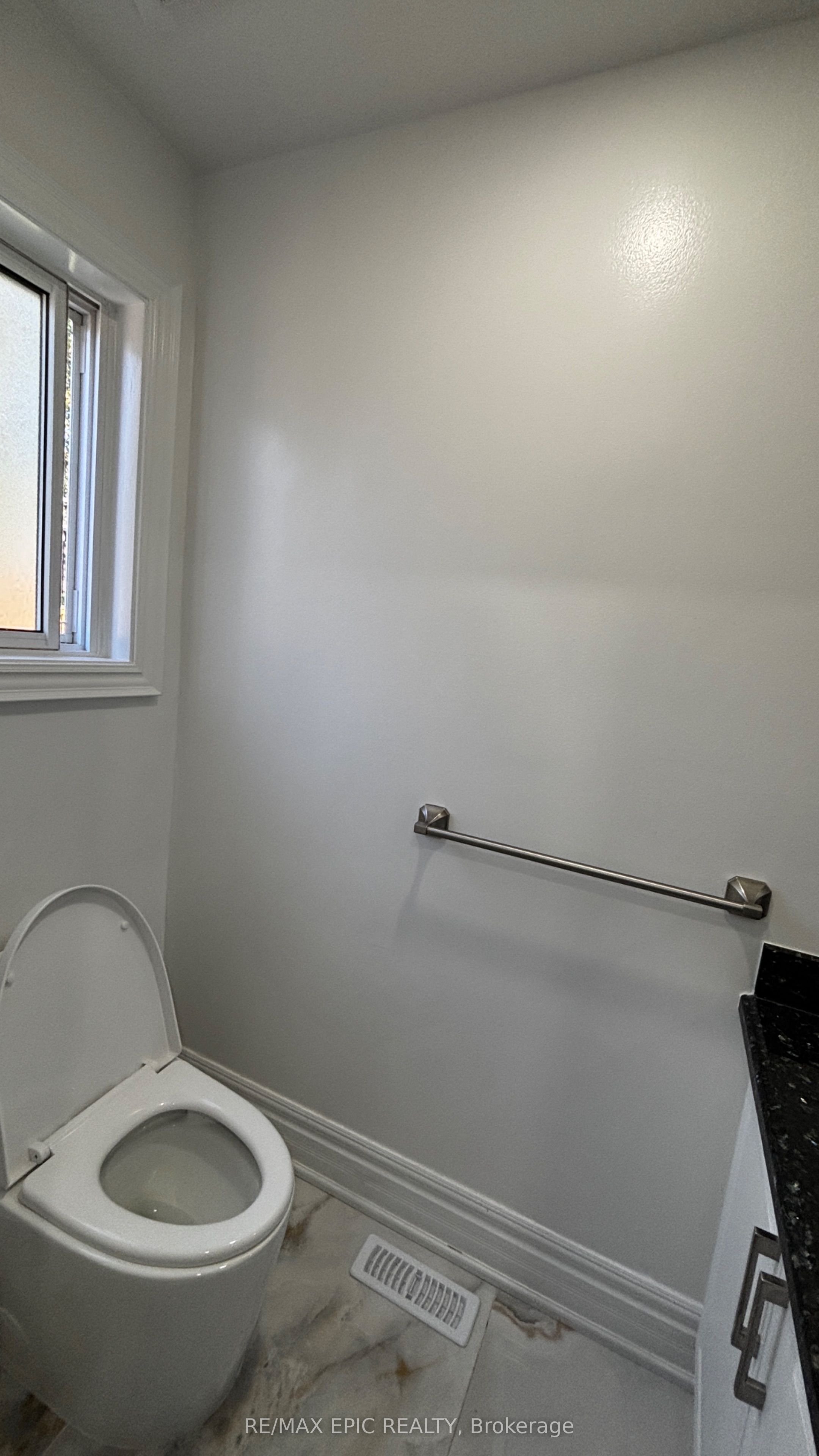 24 Pipers Green Avenue Property Photo 18