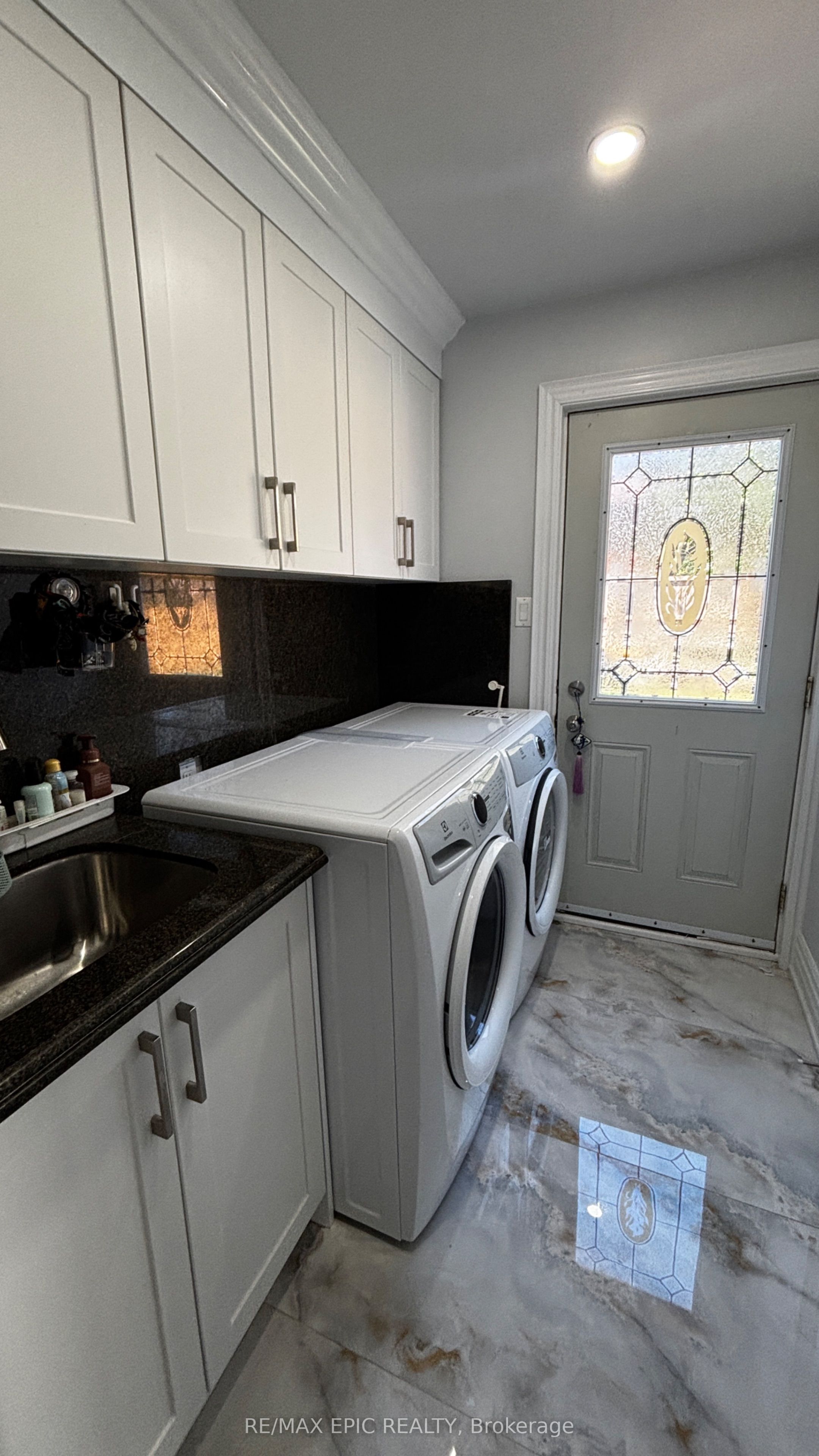 24 Pipers Green Avenue Property Photo 19