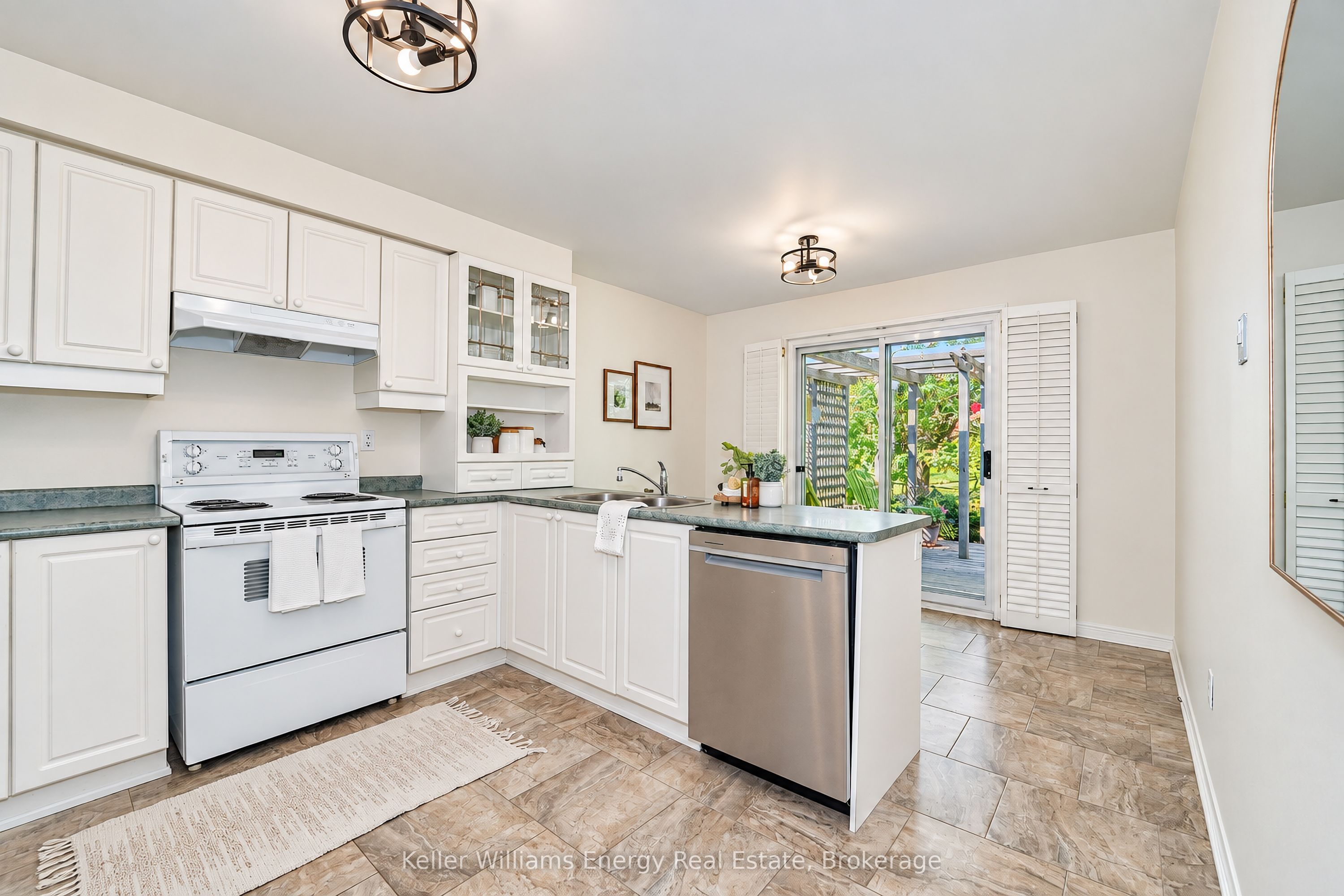 16 Amber Court Property Photo 6