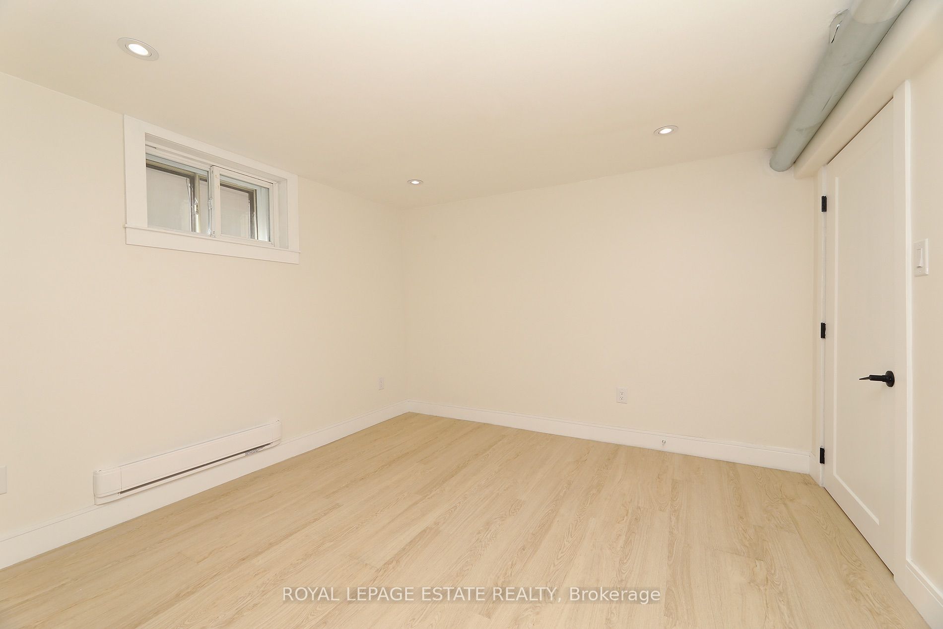 435 Kingston Road Lower Property Photo 4