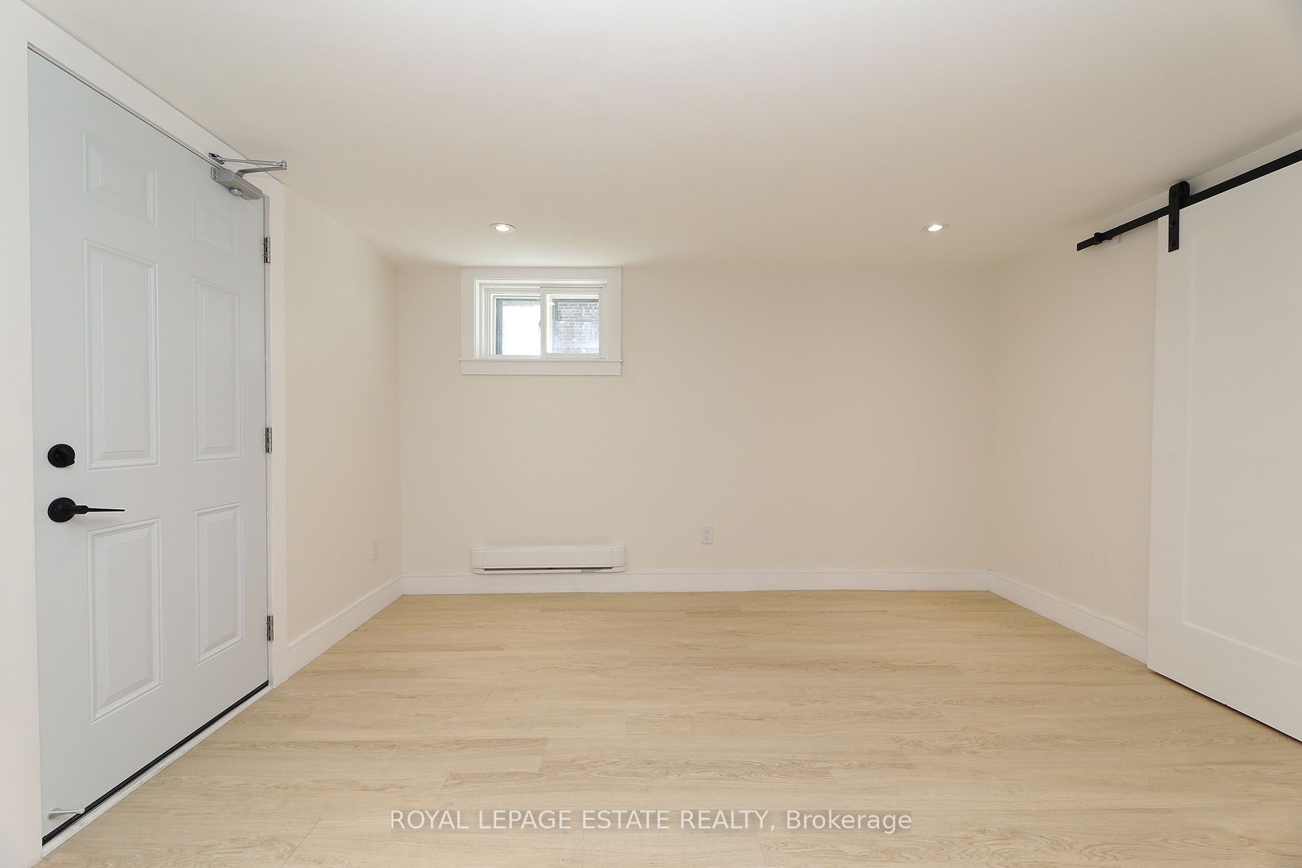 435 Kingston Road Lower Property Photo 6