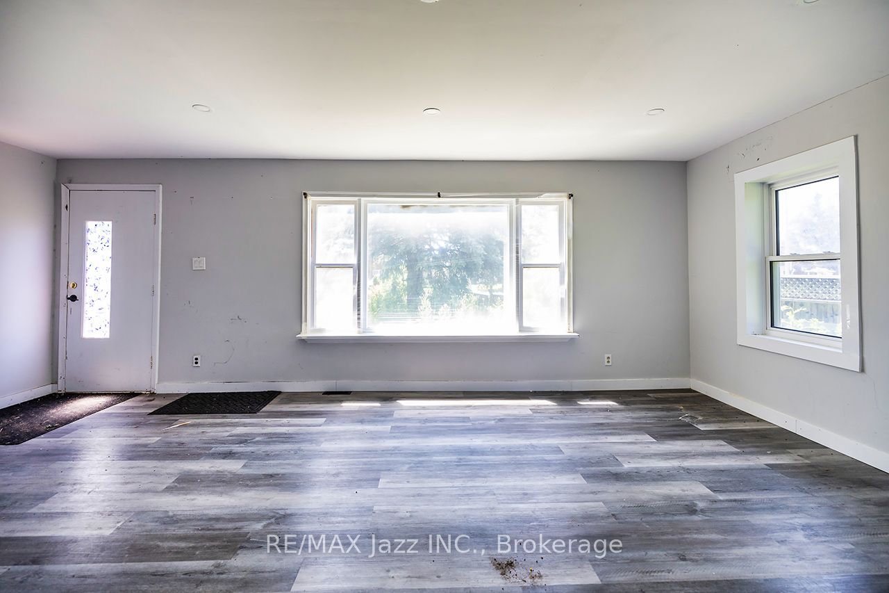 2216 Highway 2 Property Photo 4