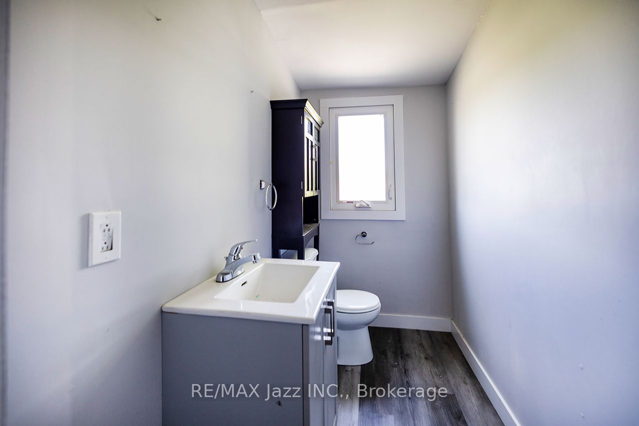 2216 Highway 2 Property Photo 14