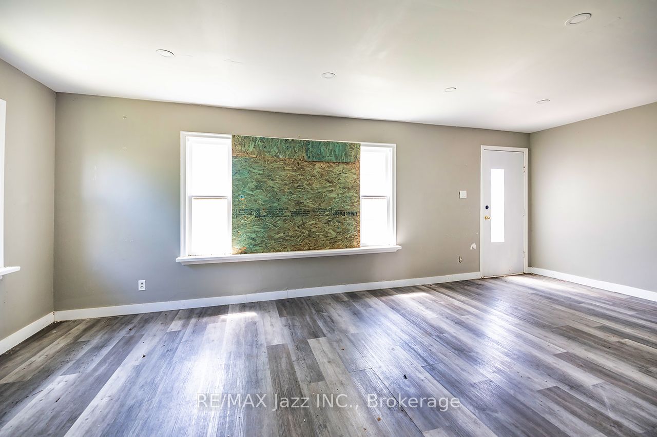 2216 Highway 2 Property Photo 15