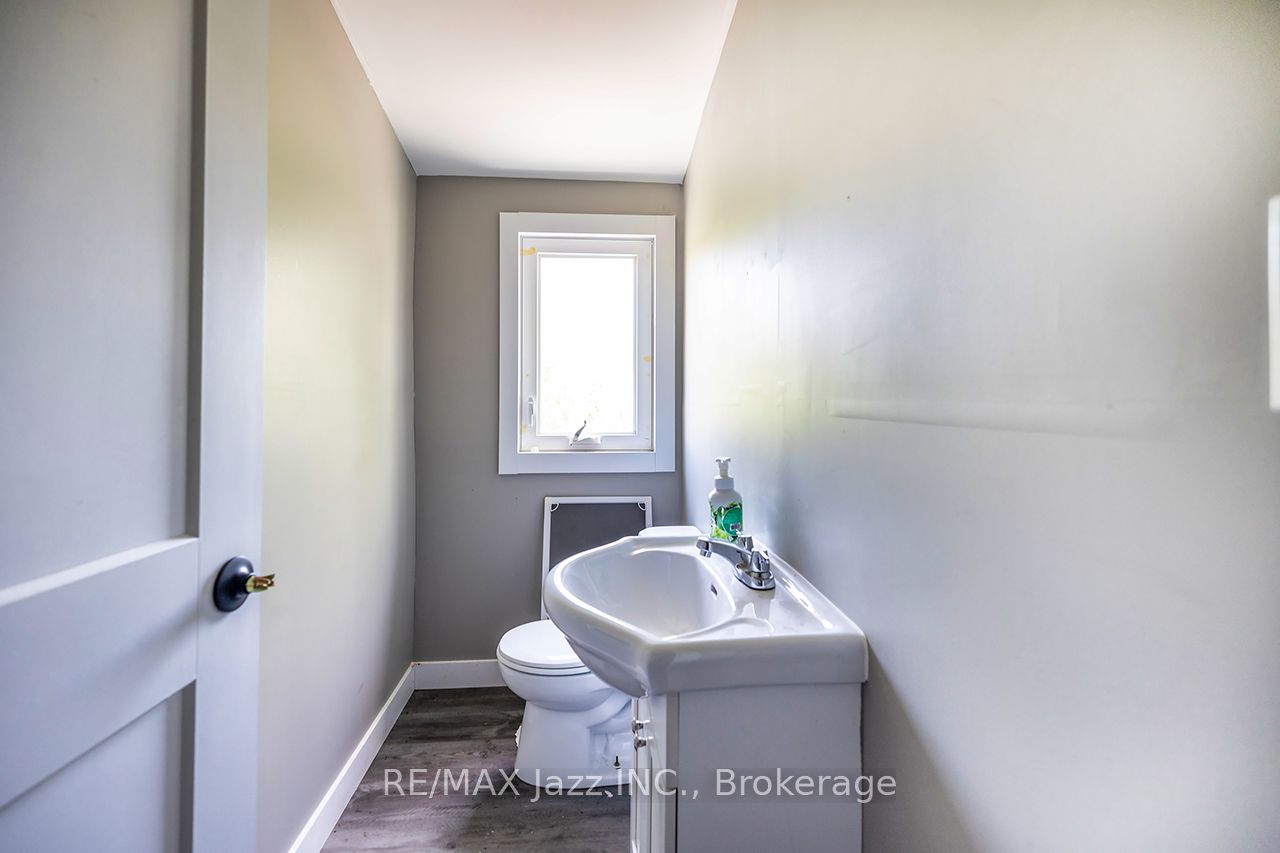2216 Highway 2 Property Photo 24