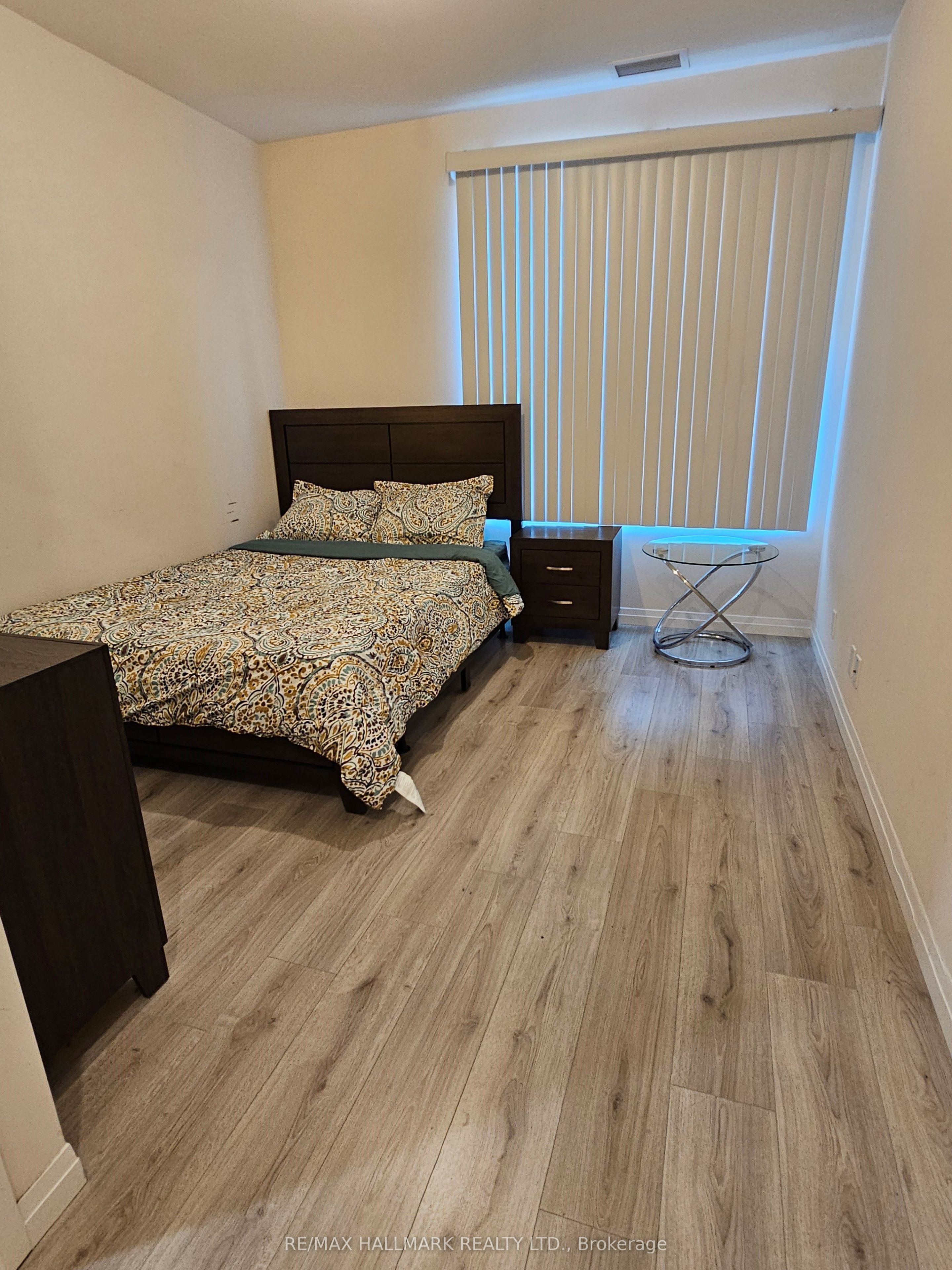 2152 Lawrence Avenue 105 Property Photo 8