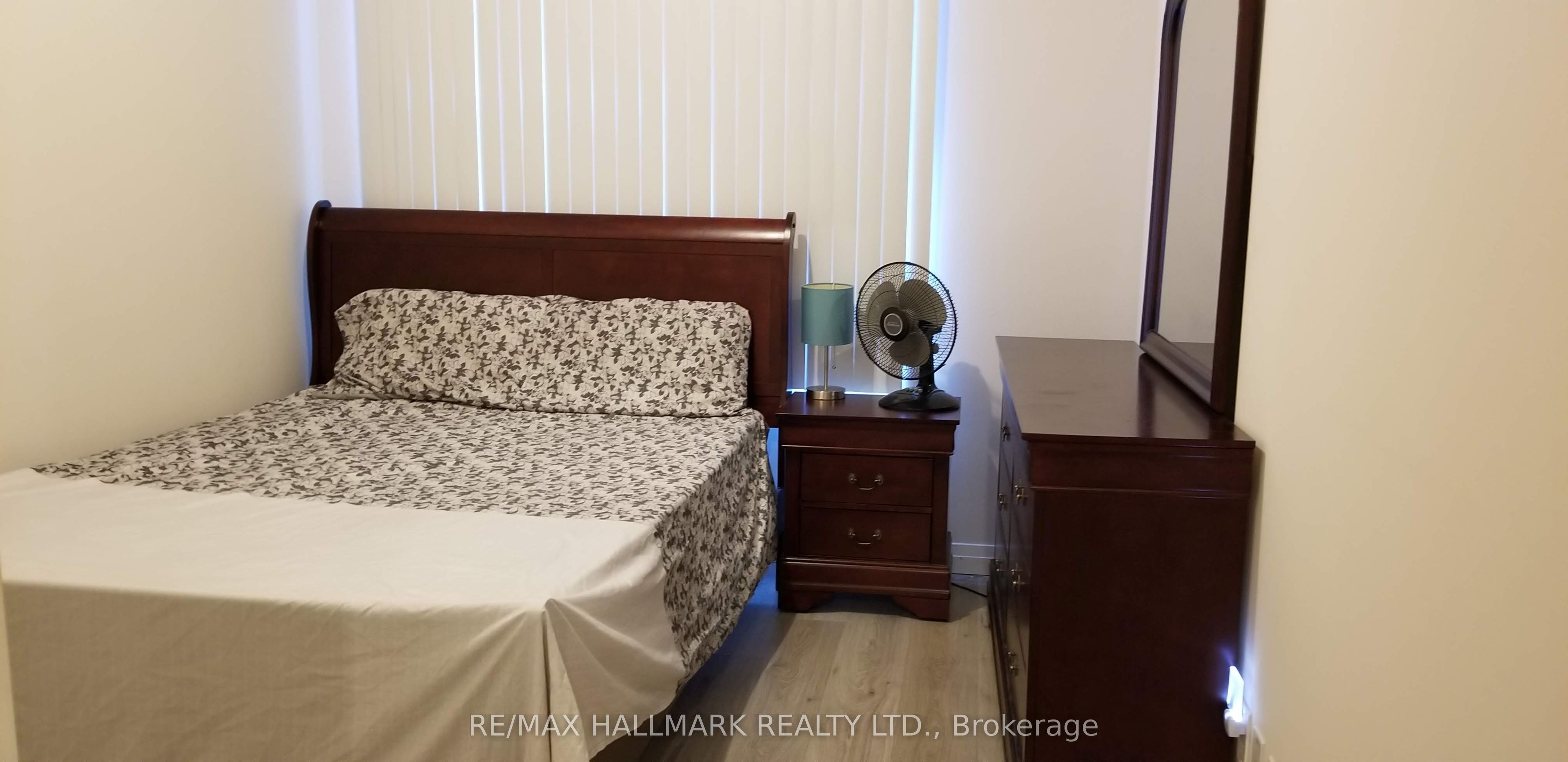 2152 Lawrence Avenue 105 Property Photo 9
