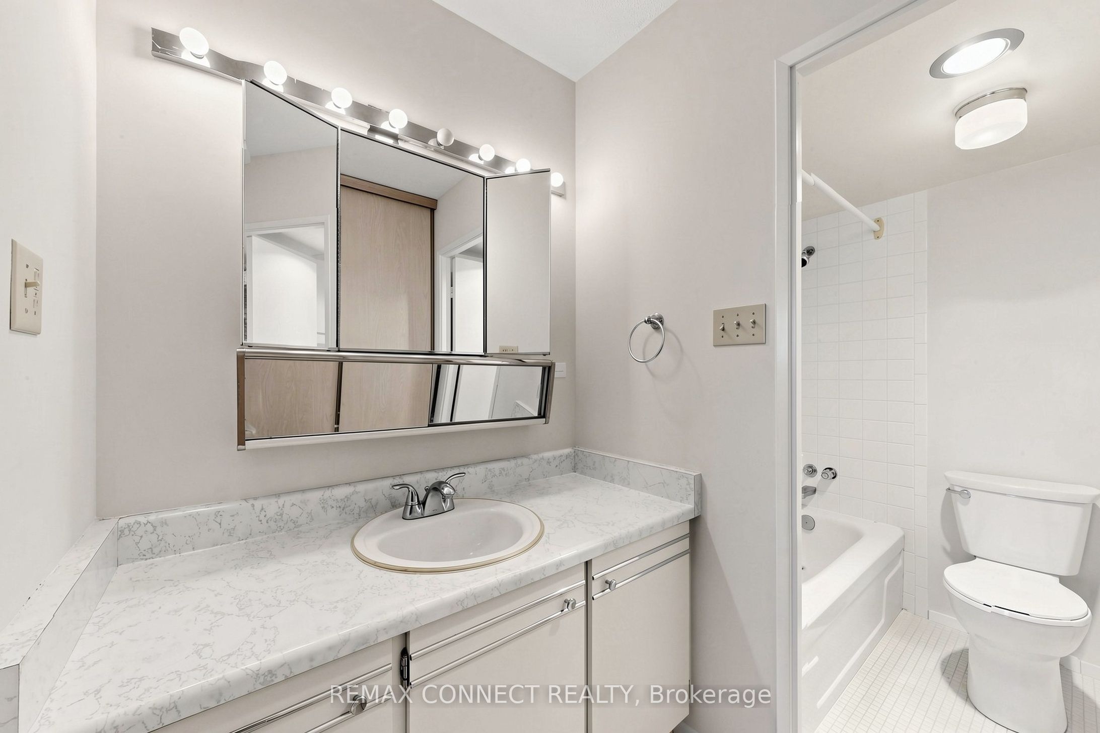 121 Ling Road 1614 Property Photo 23
