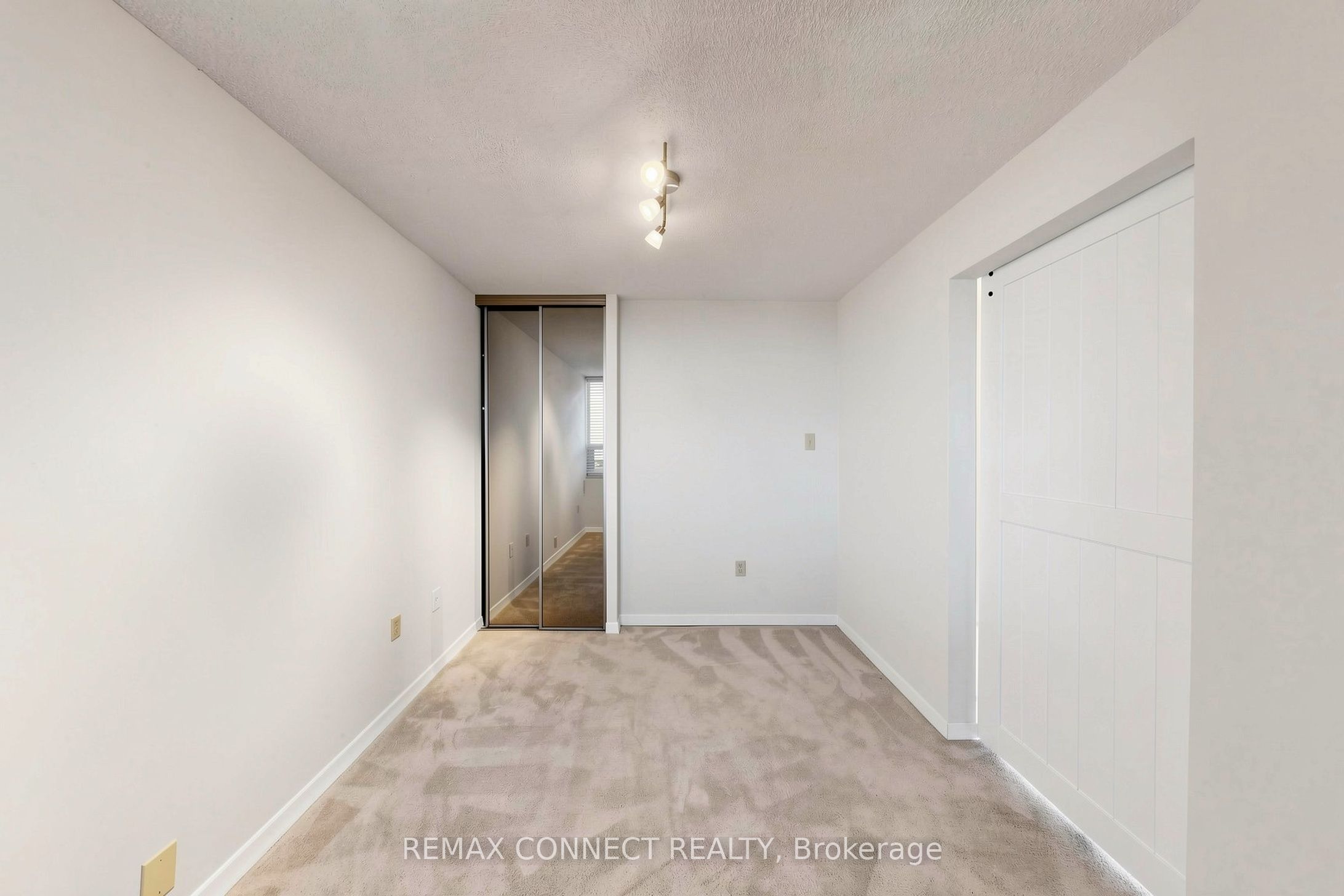121 Ling Road 1614 Property Photo 28