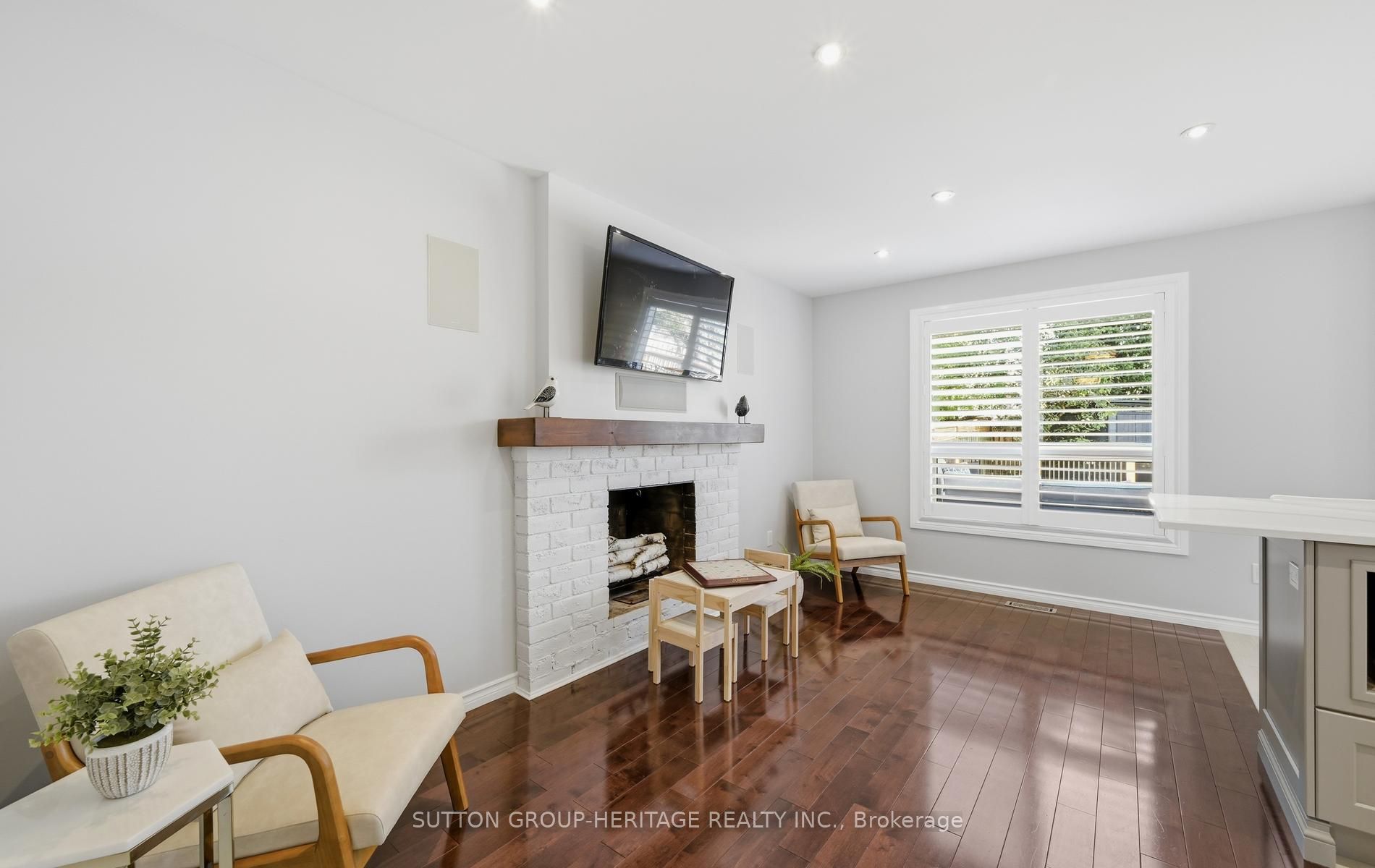 664 Eramosa Crescent Property Photo 12