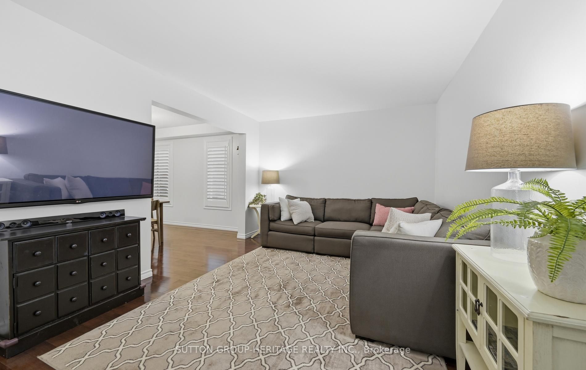 664 Eramosa Crescent Property Photo 16