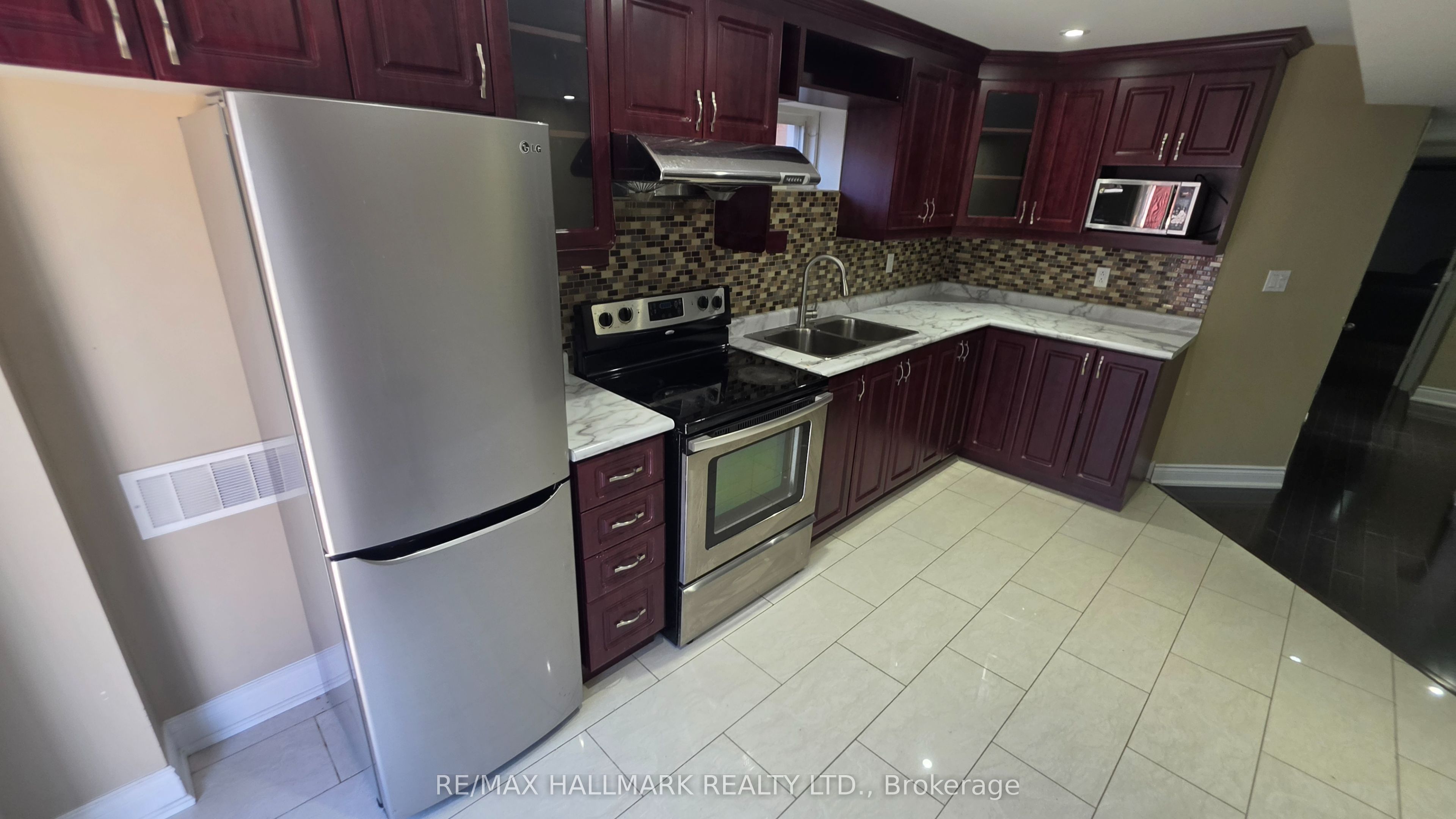 325 Porte Road Lower Level Property Photo 9