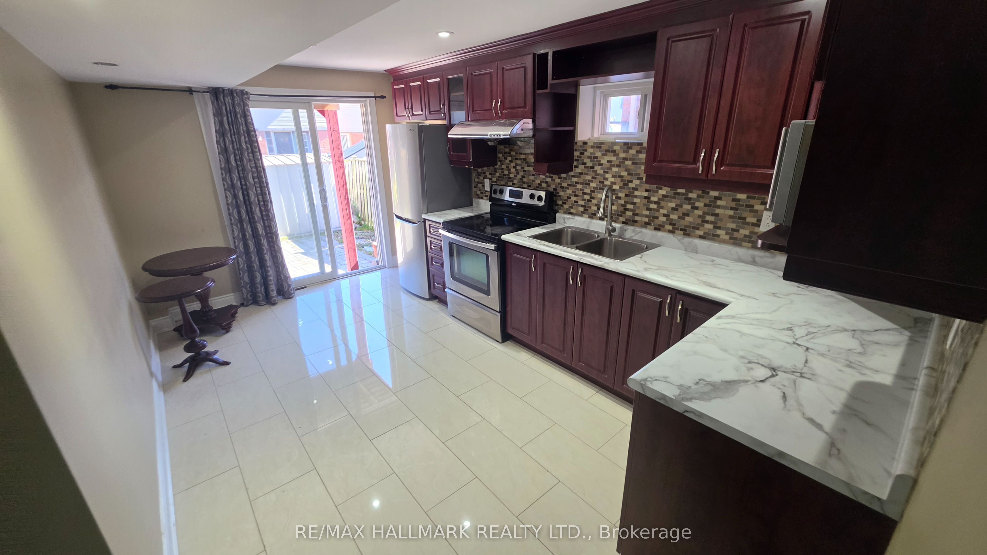 325 Porte Road Lower Level Property Photo 10