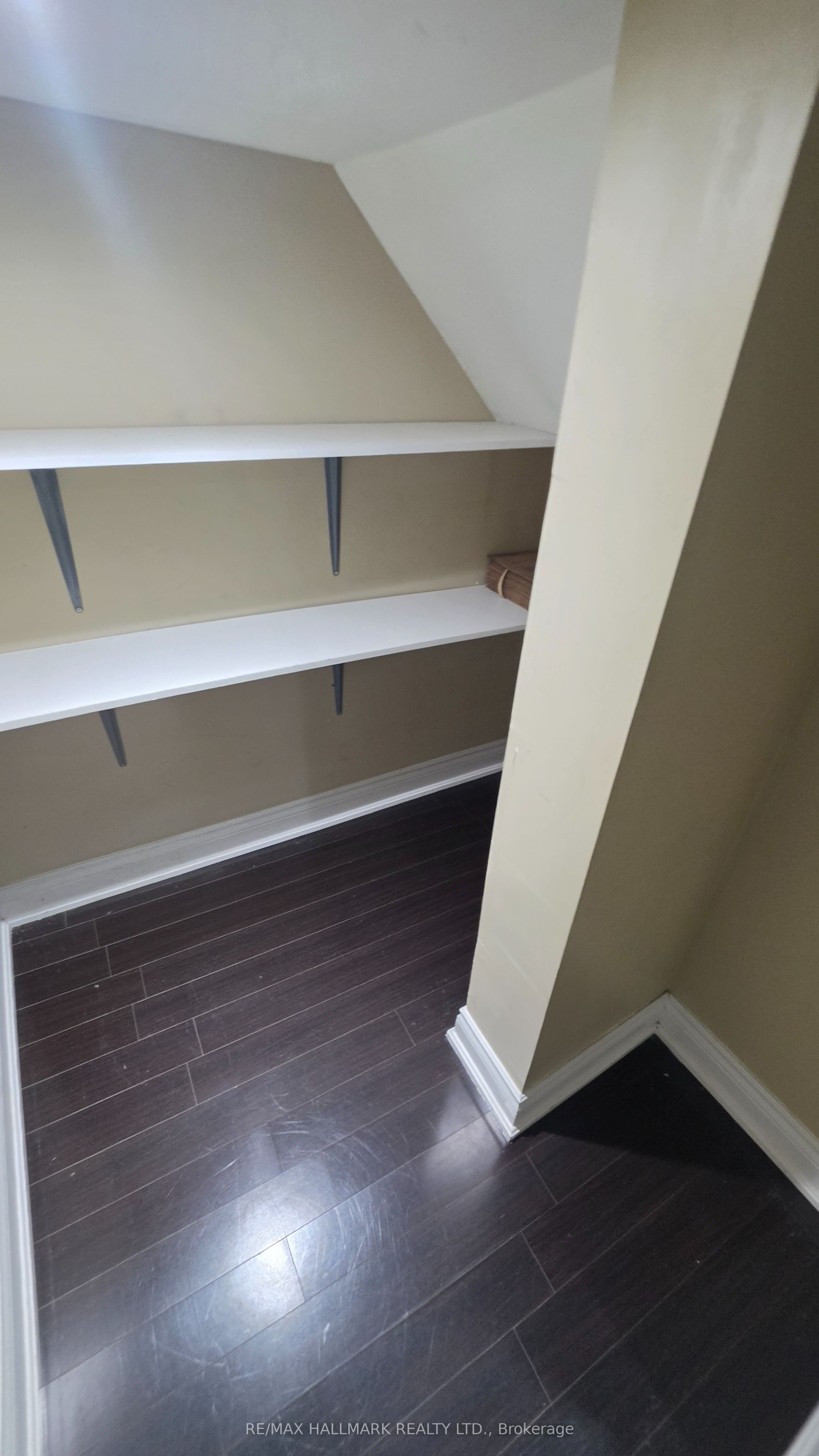325 Porte Road Lower Level Property Photo 16