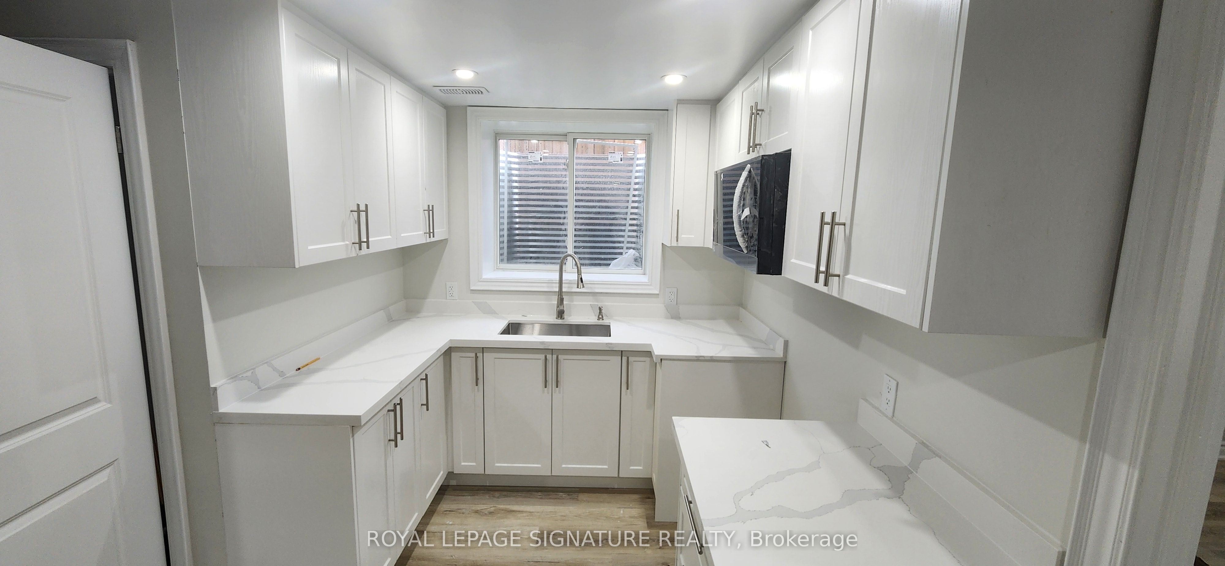 25 Lyle Drive Lower Property Photo 2