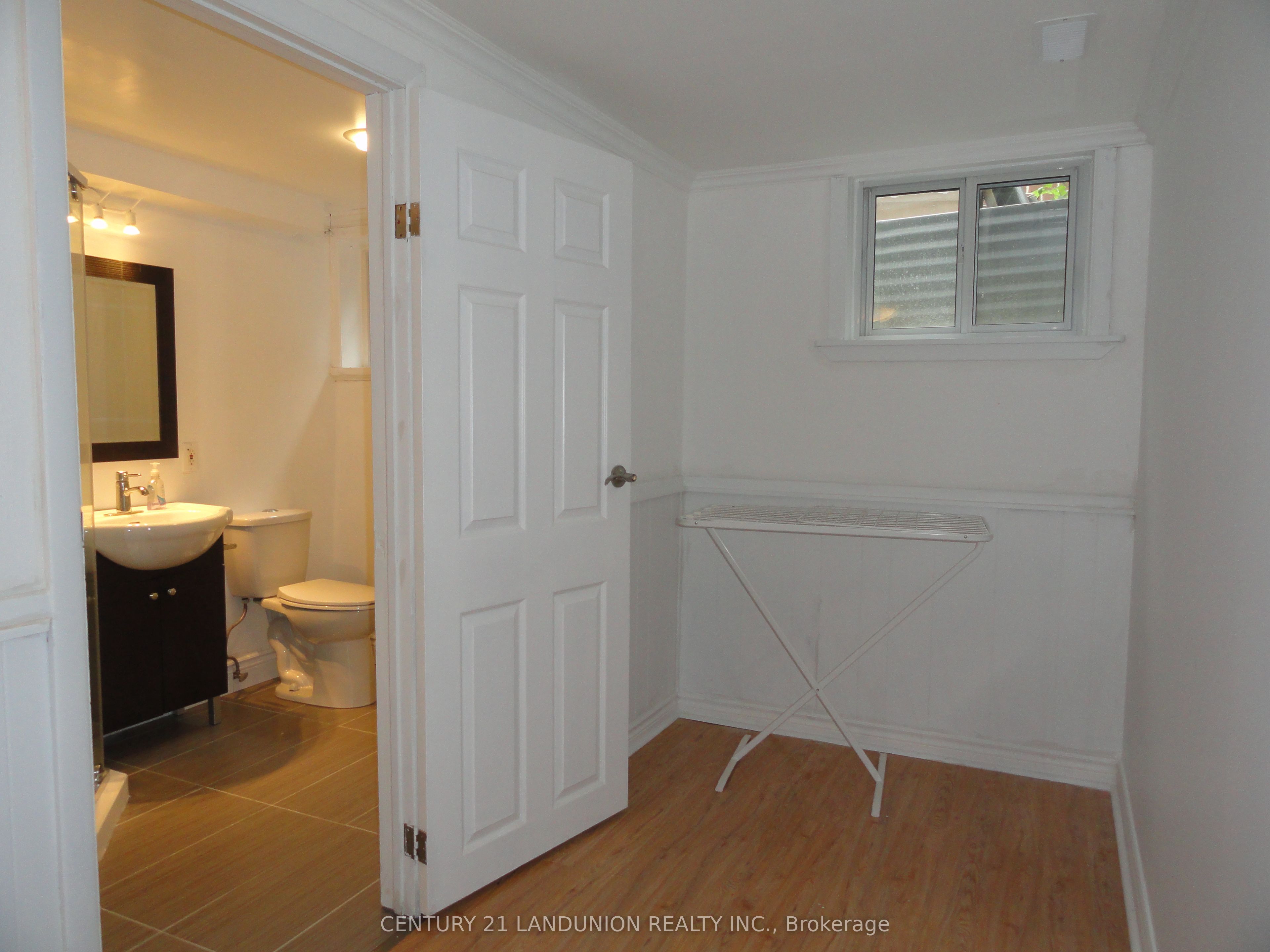 36 Roundwood Court N Basement Property Photo 9