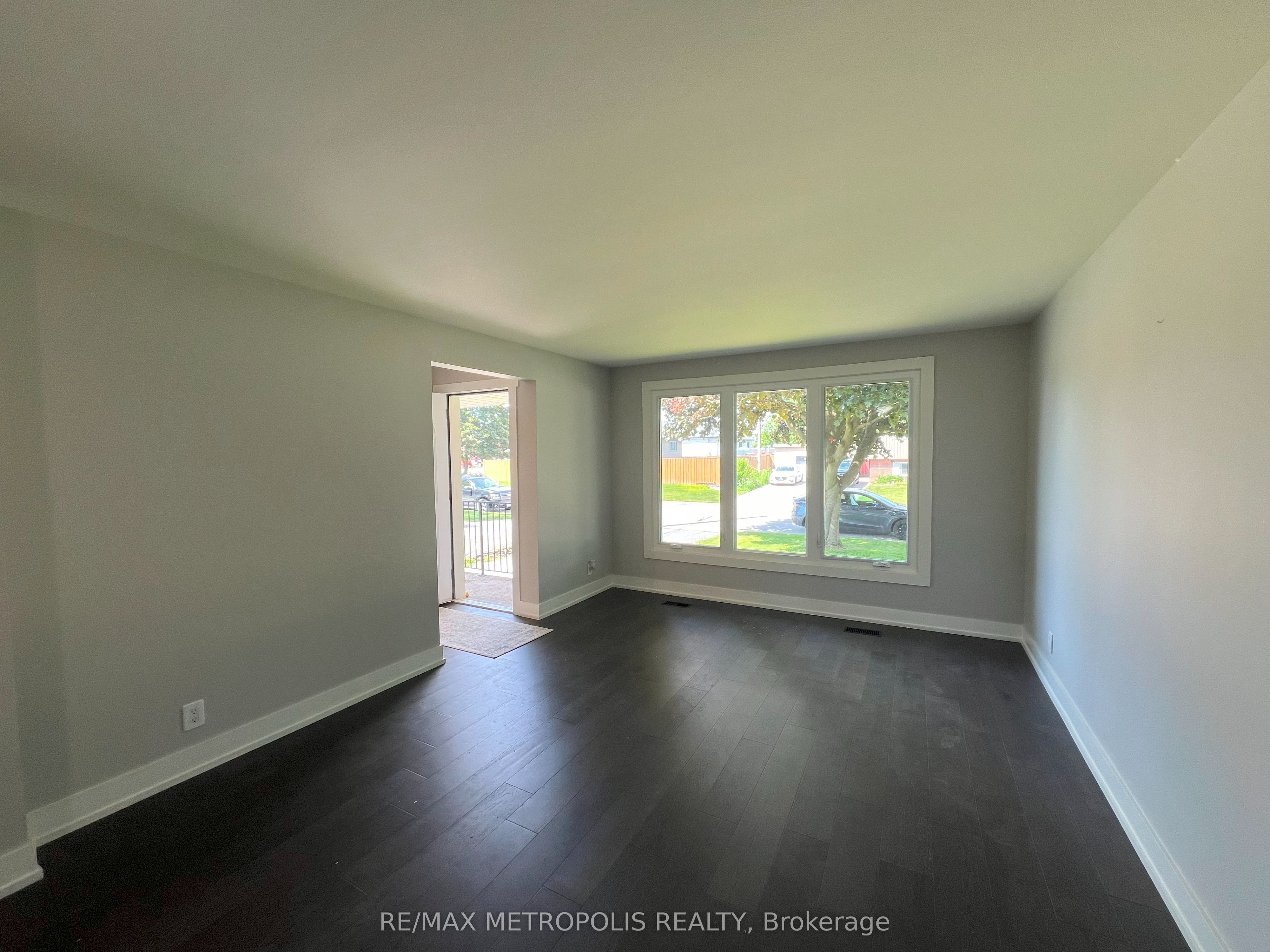 797 Zator Avenue Main Property Photo 3