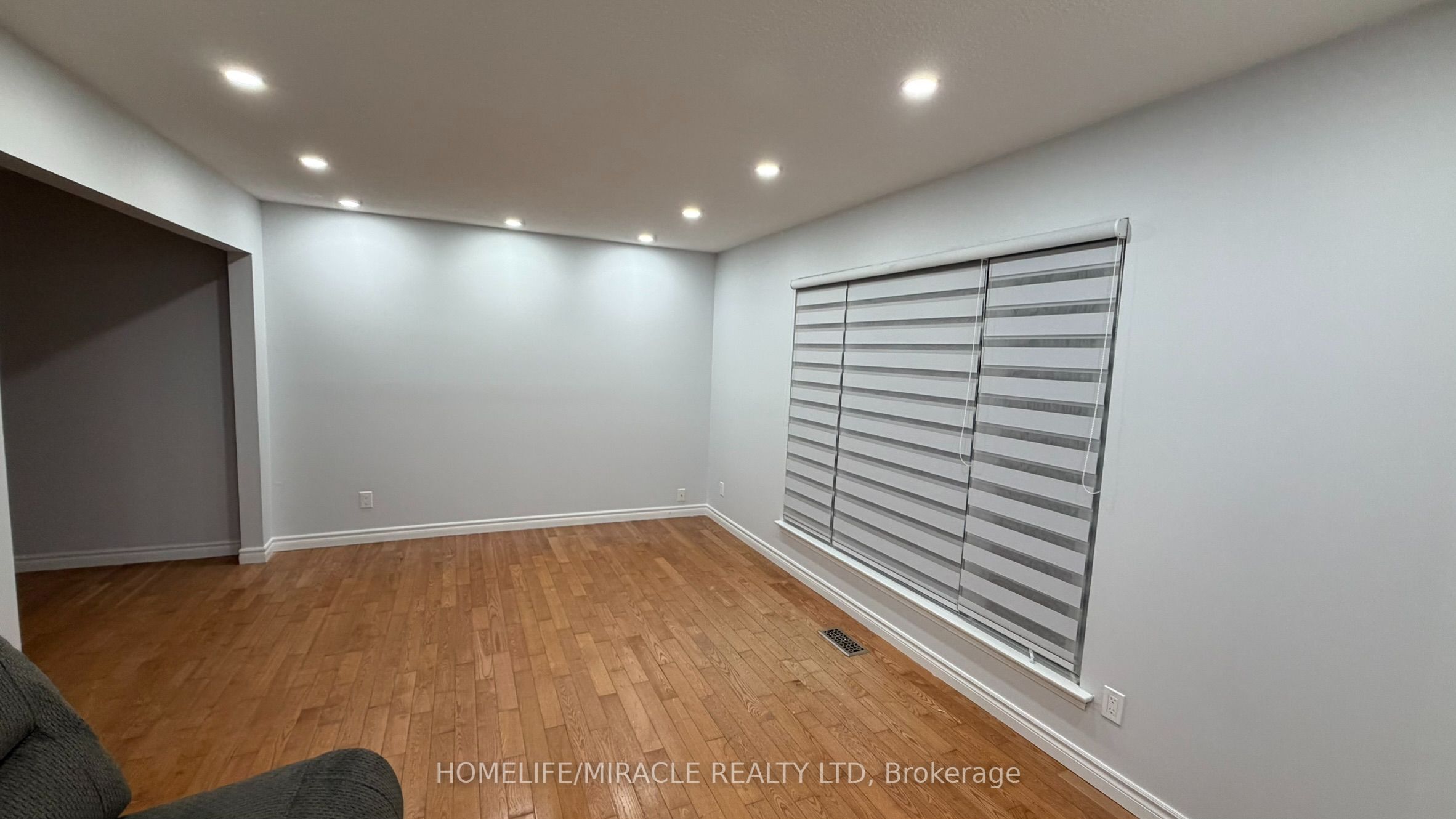 89 Dunsfold Drive Property Photo 3