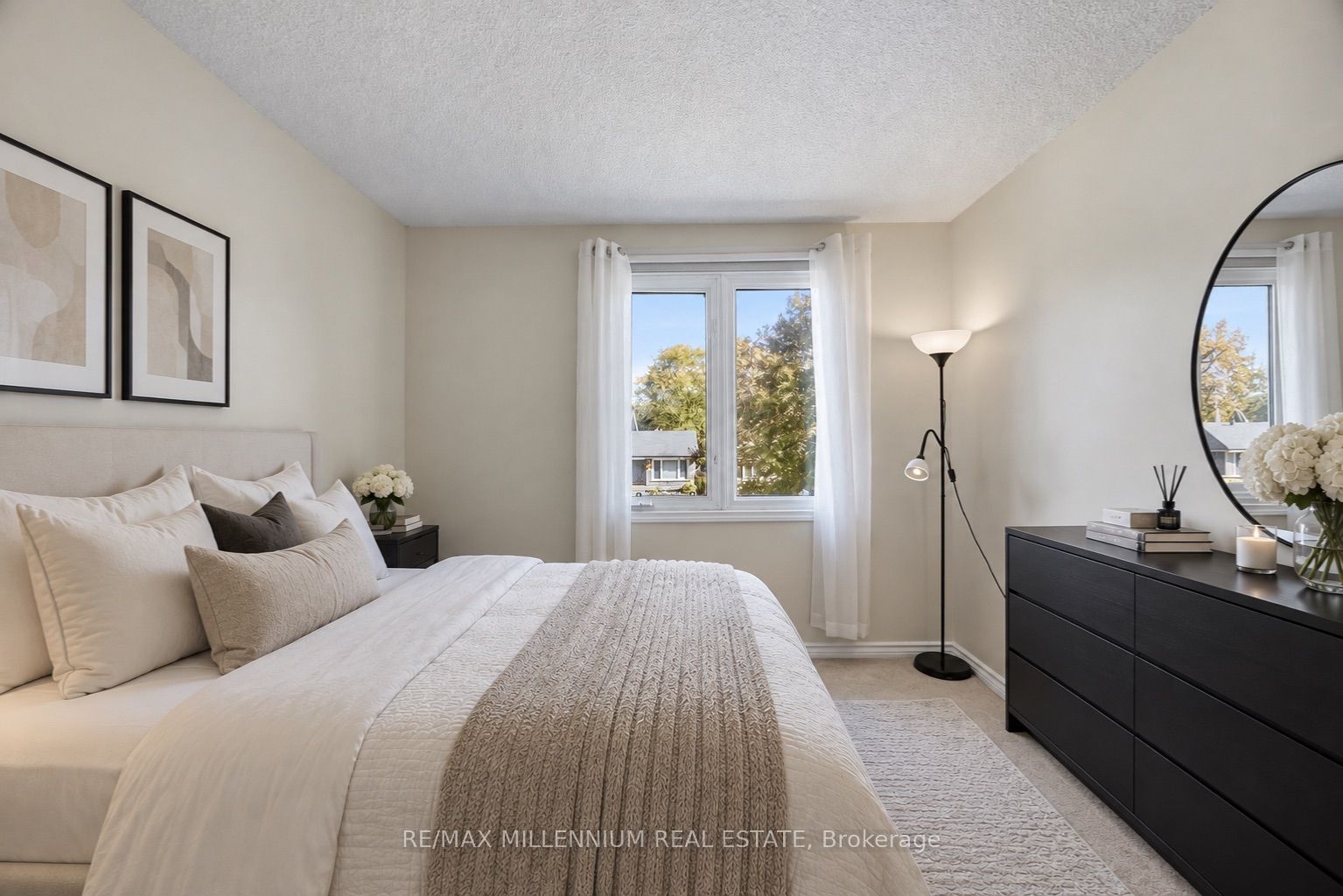 1855 Malden Crescent Property Photo 19