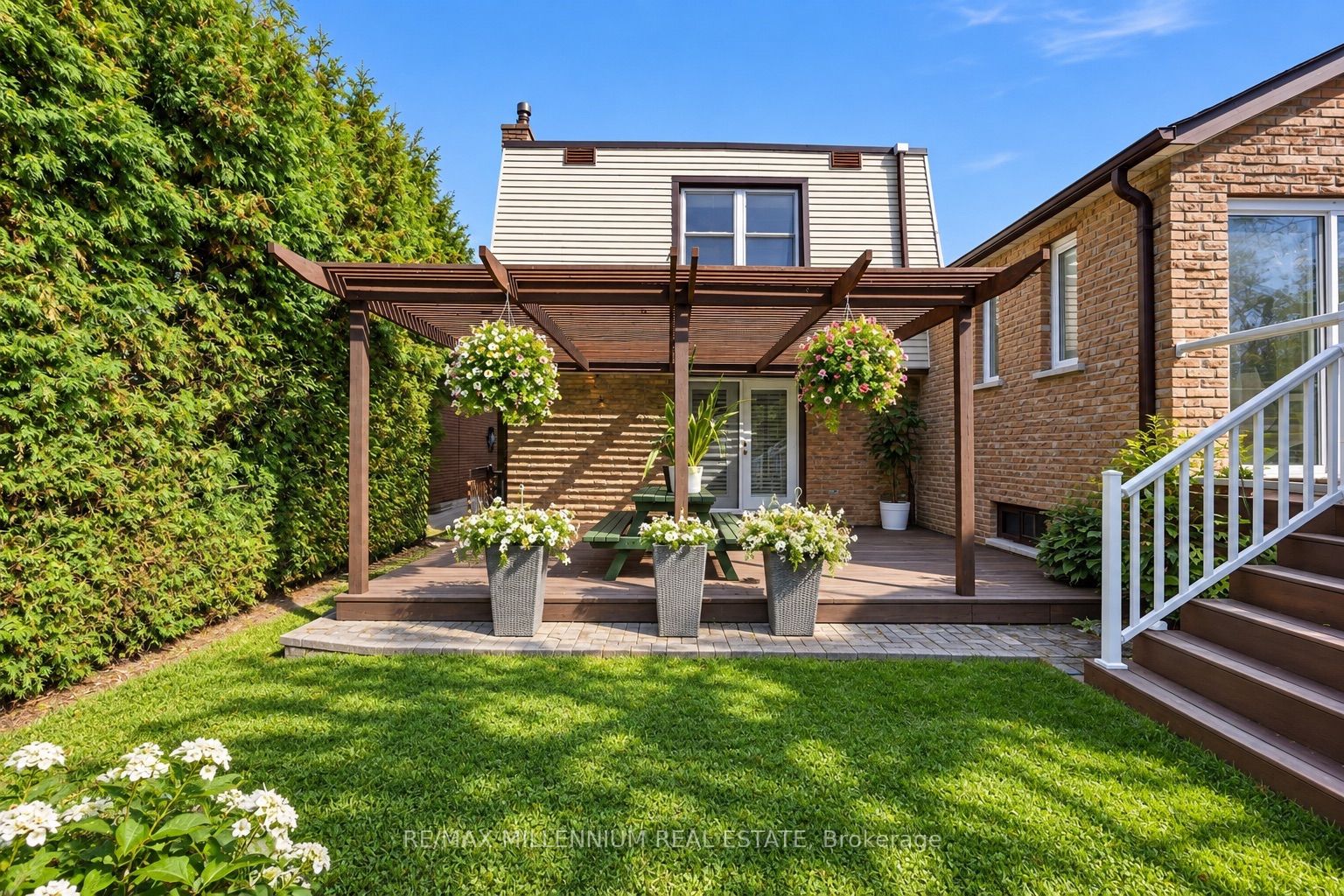 1855 Malden Crescent Property Photo 32